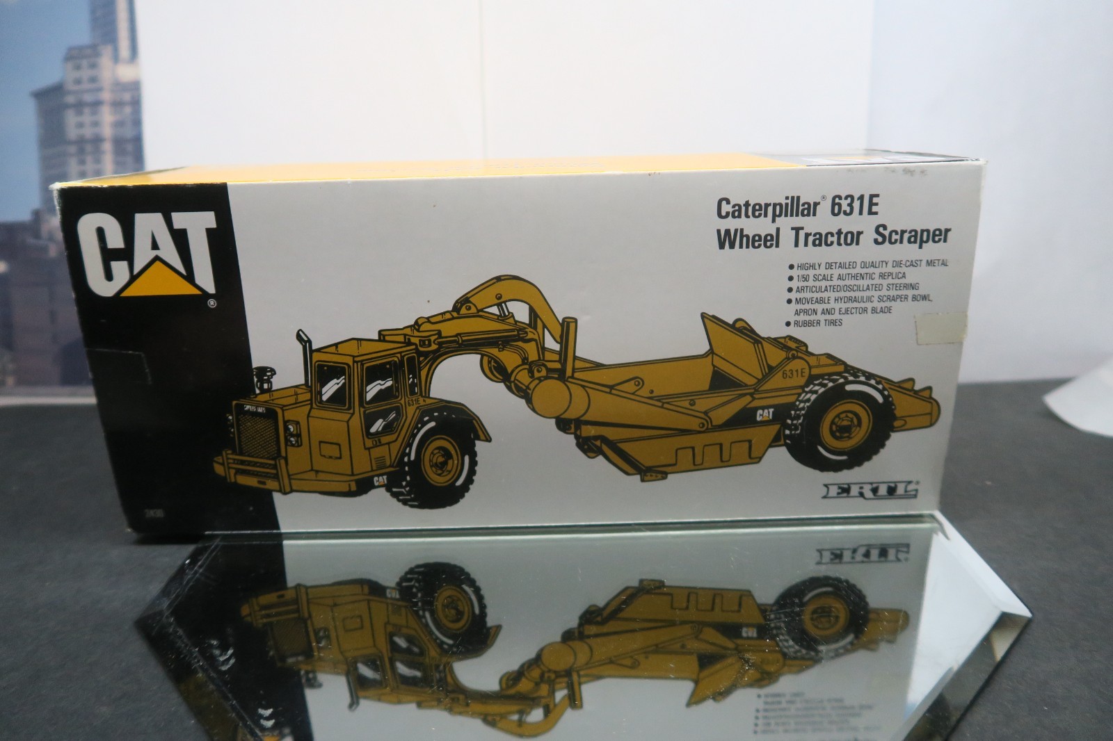 ERTL CAT #2430 1/50 SCALE CATERPILLAR 631E WHEEL TRACTOR SCRAPER UNUSED W/BOX!
