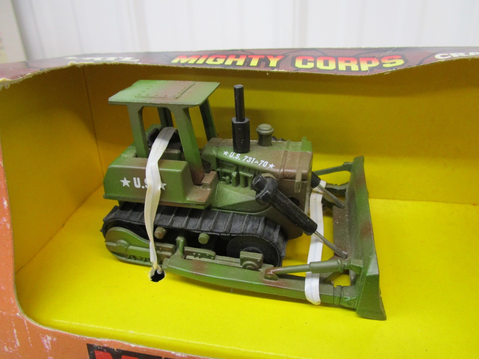 ERTL Mighty Corps CRAWLER 1/64 toy construction dozer bulldozer diecast B15Z