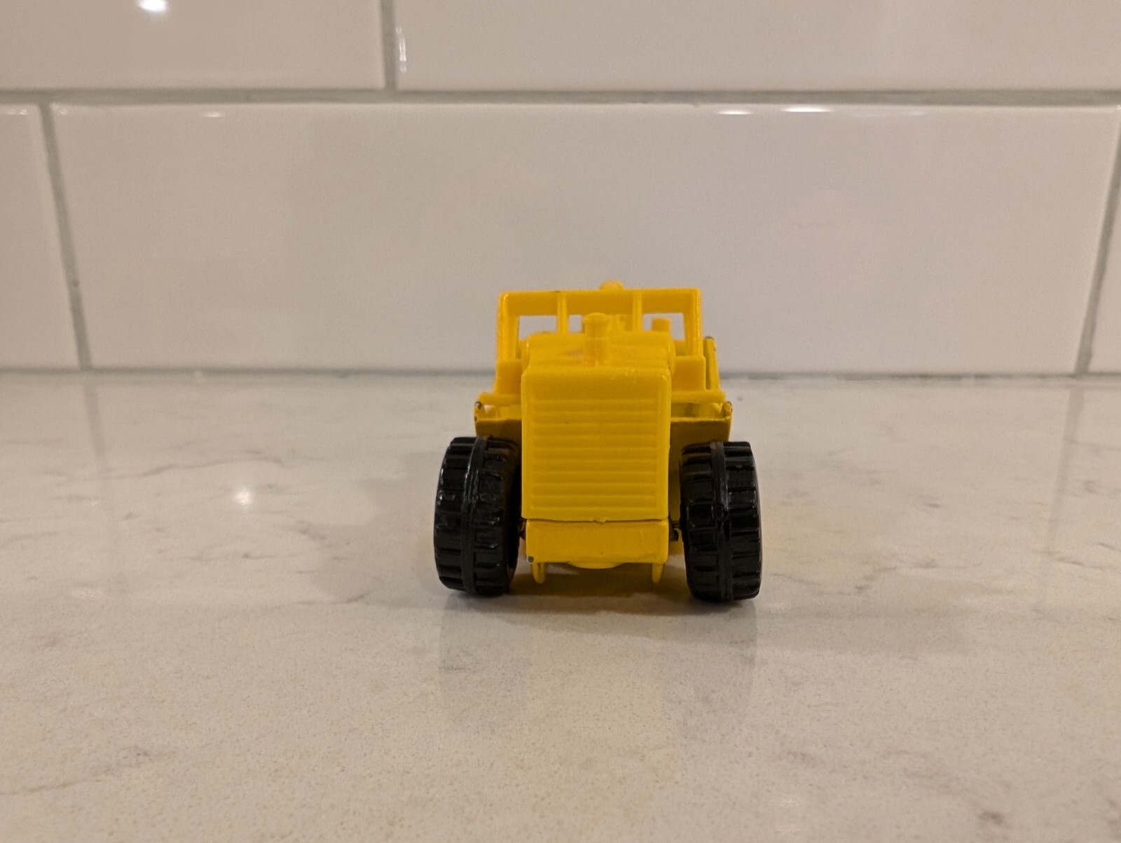 VTG 1980s 1990s Hot Wheels CAT Earth Mover wheel tractor-scraper #3715 DAMAGED