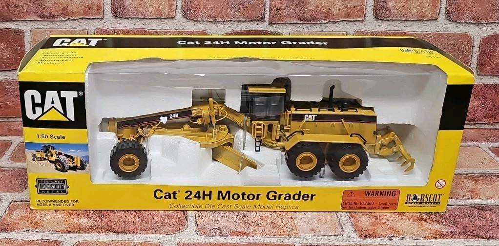 Norscot Caterpillar Cat 24H Motor Grader Diecast Model 1:50 Scale 55133 2005