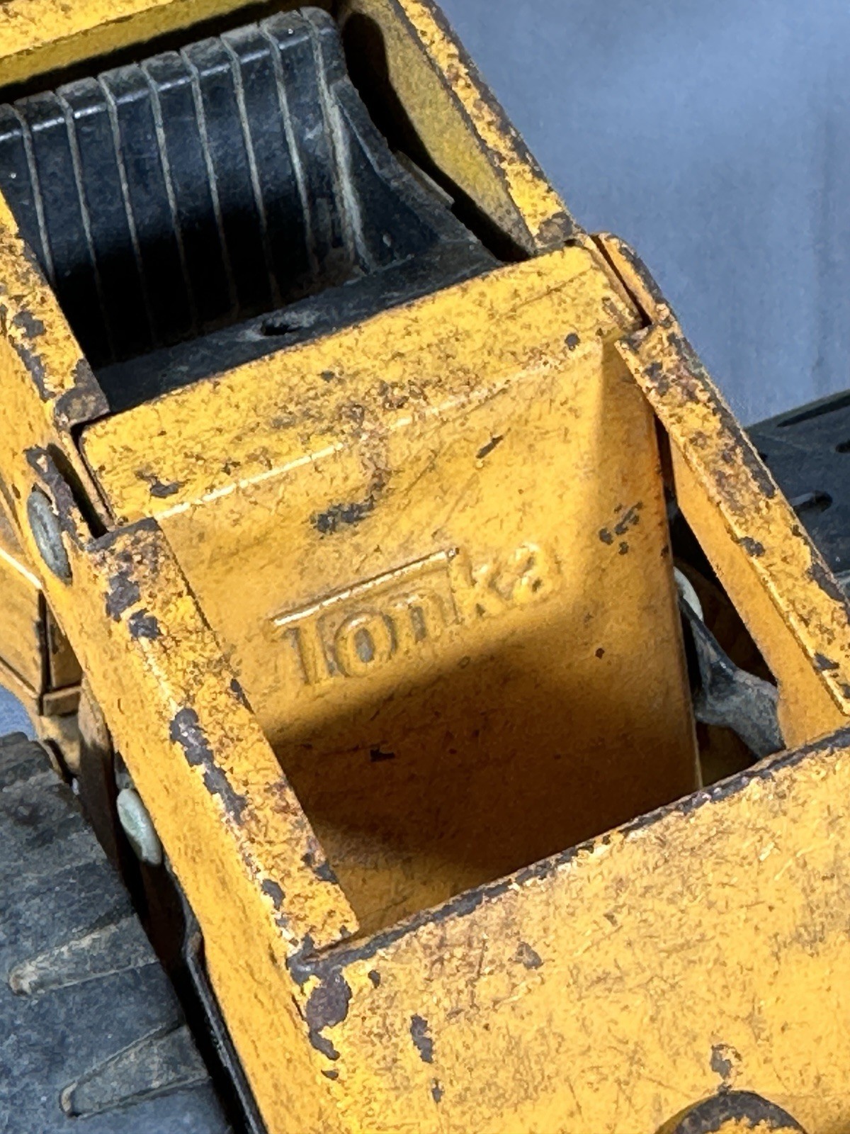 Tonka Pressed Steel Front End Loader Vintage Toy Yellow XR-101 Tires, Works