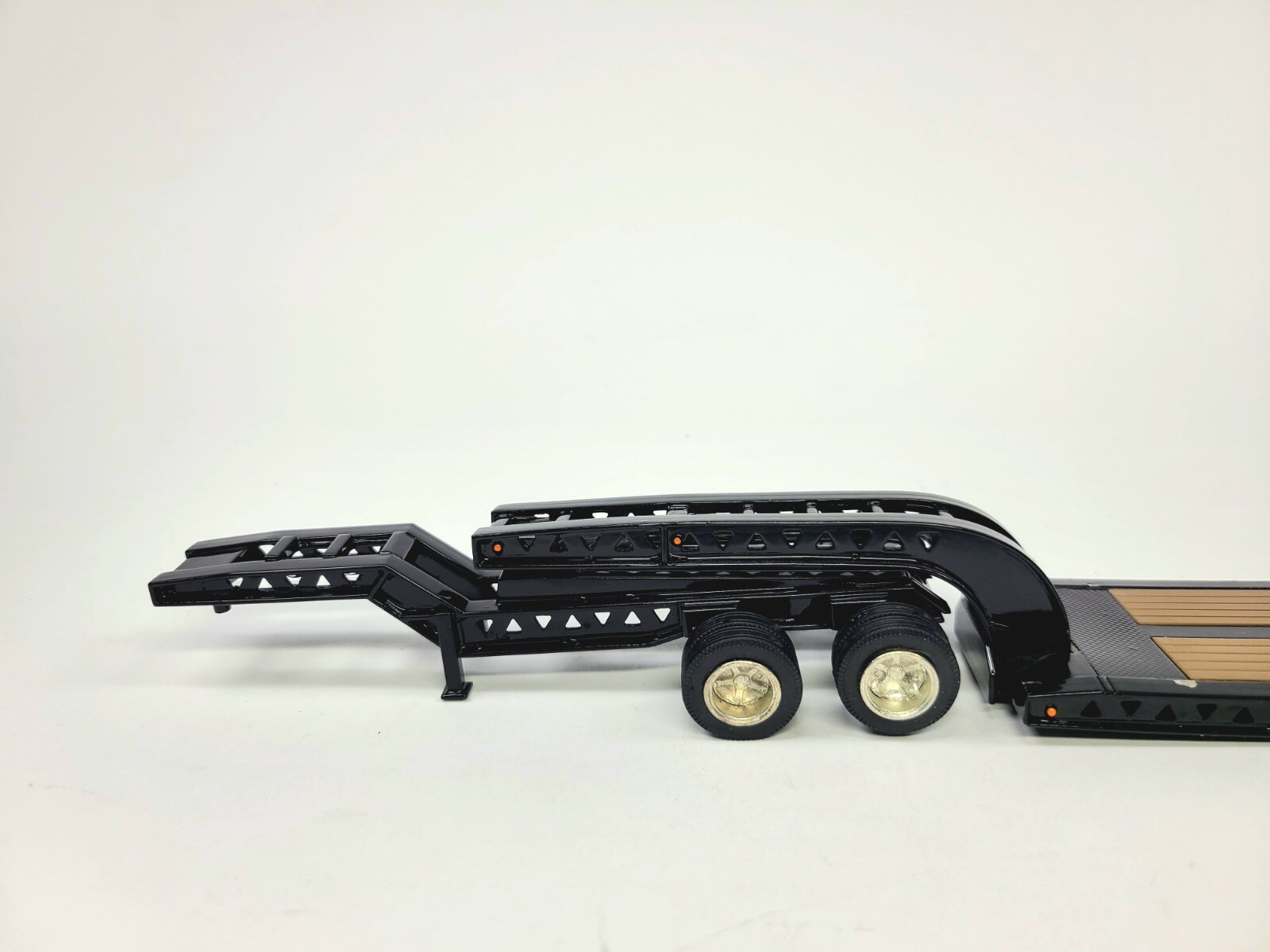 Trail King 2x2x2 Low Loader Trailer – Black ASAM Smith 1:48 Scale Diecast Model