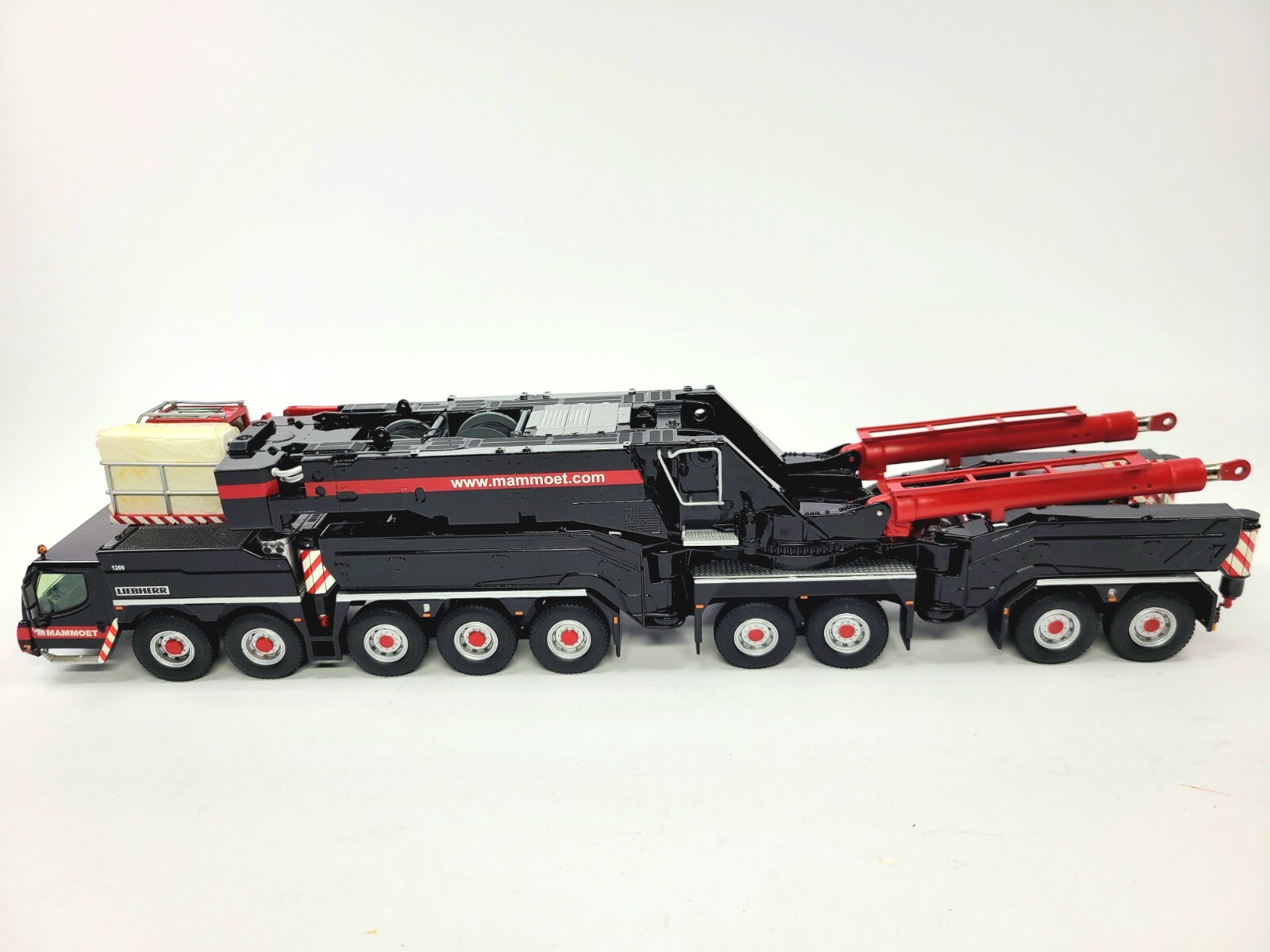 Liebherr LTM 11200-9.1 Mobile Crane – Mammoet – NZG 1:50 Scale Model #410025