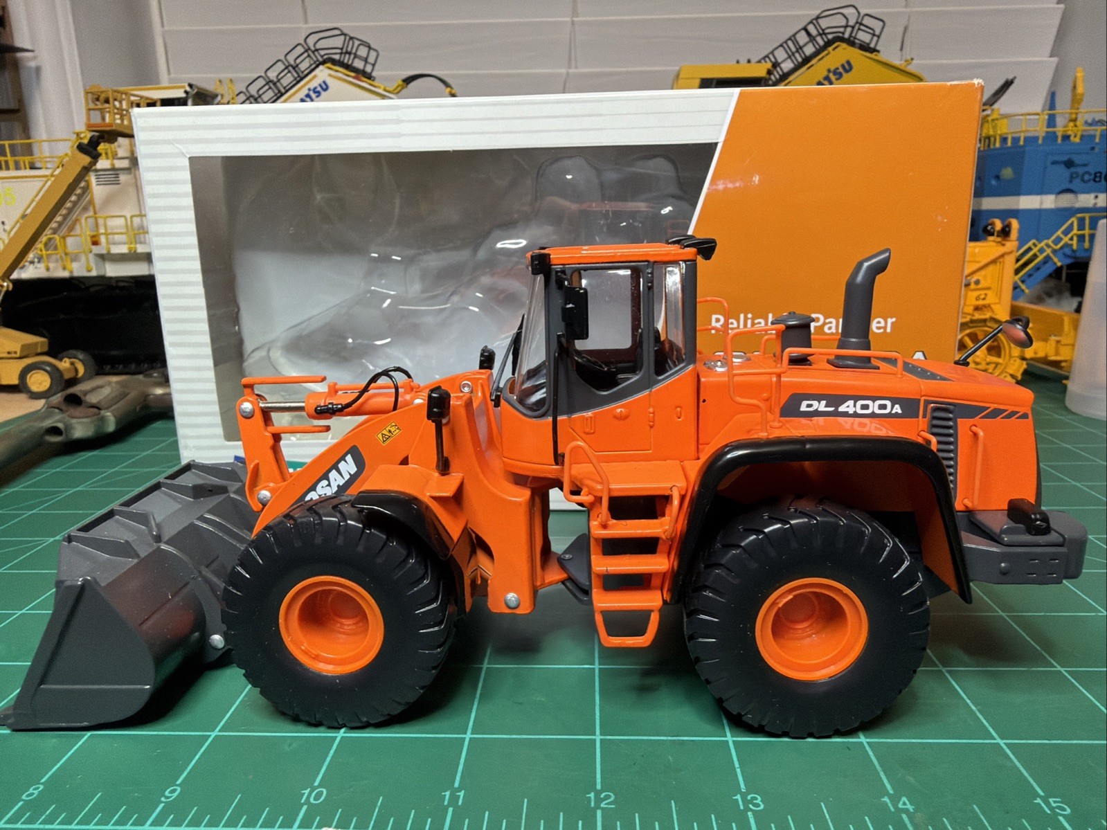 Doosan DL400A Wheel Loader Diecast