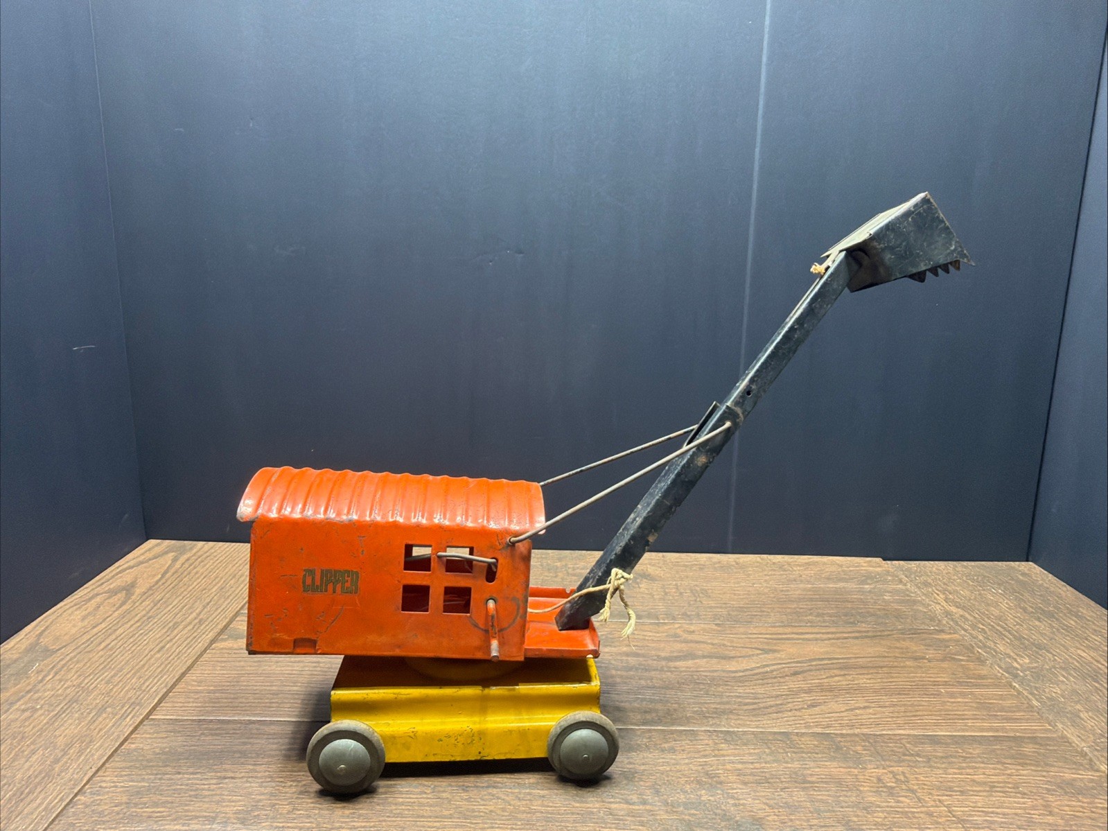 Vintage Clipper Pressed Steel Steam Shovel Crane Toy – Orange & Yellow Tin Litho