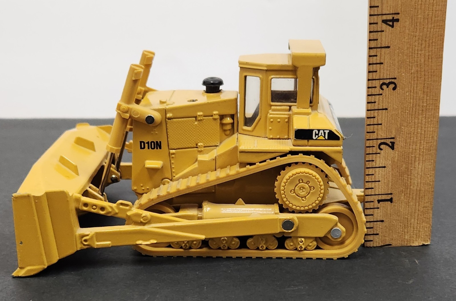 Vintage ERTL Caterpillar D10N Track-Type Tractor Bulldozer 1:50 Scale Diecast