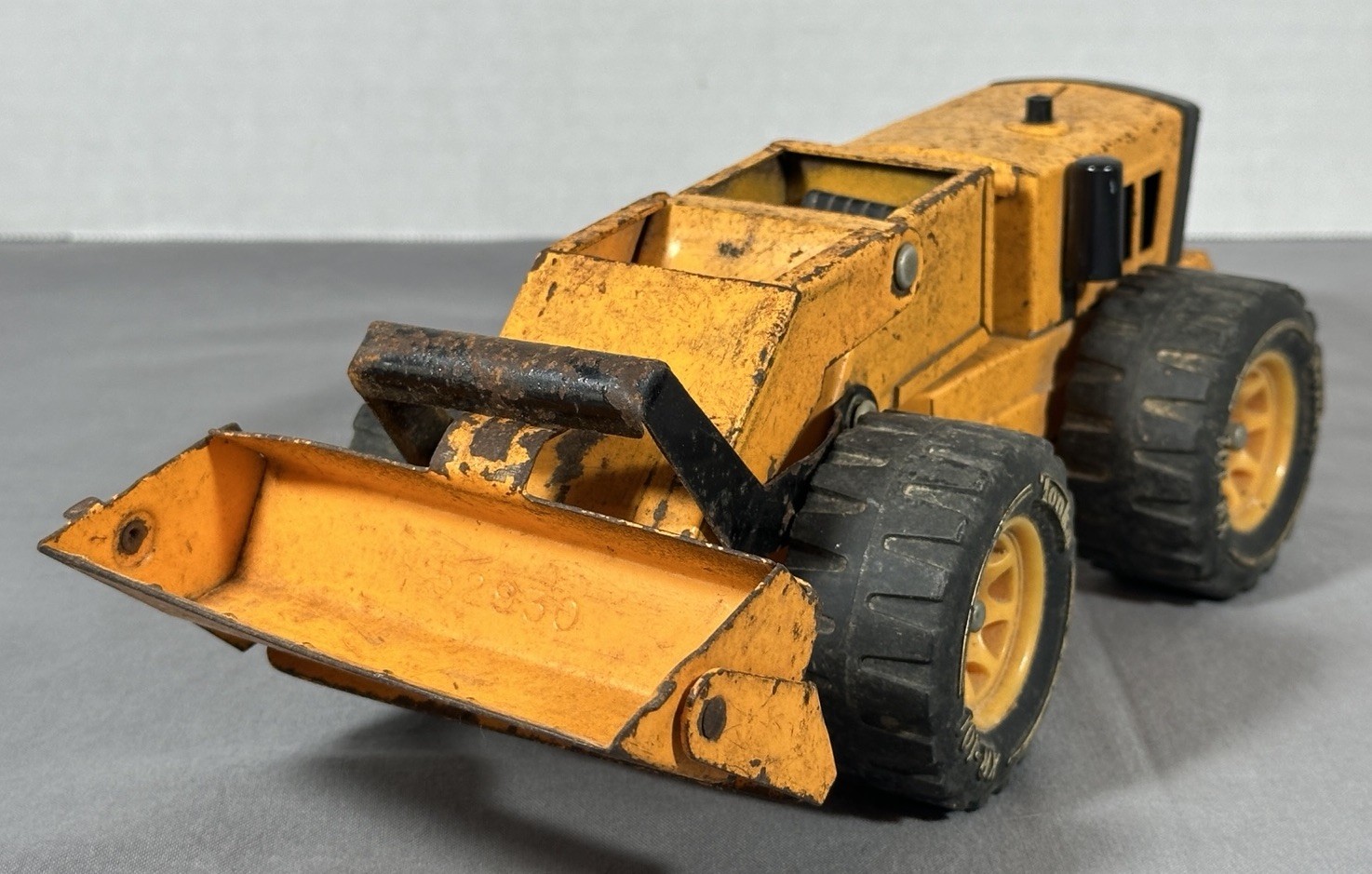 Tonka Pressed Steel Front End Loader Vintage Toy Yellow XR-101 Tires, Works