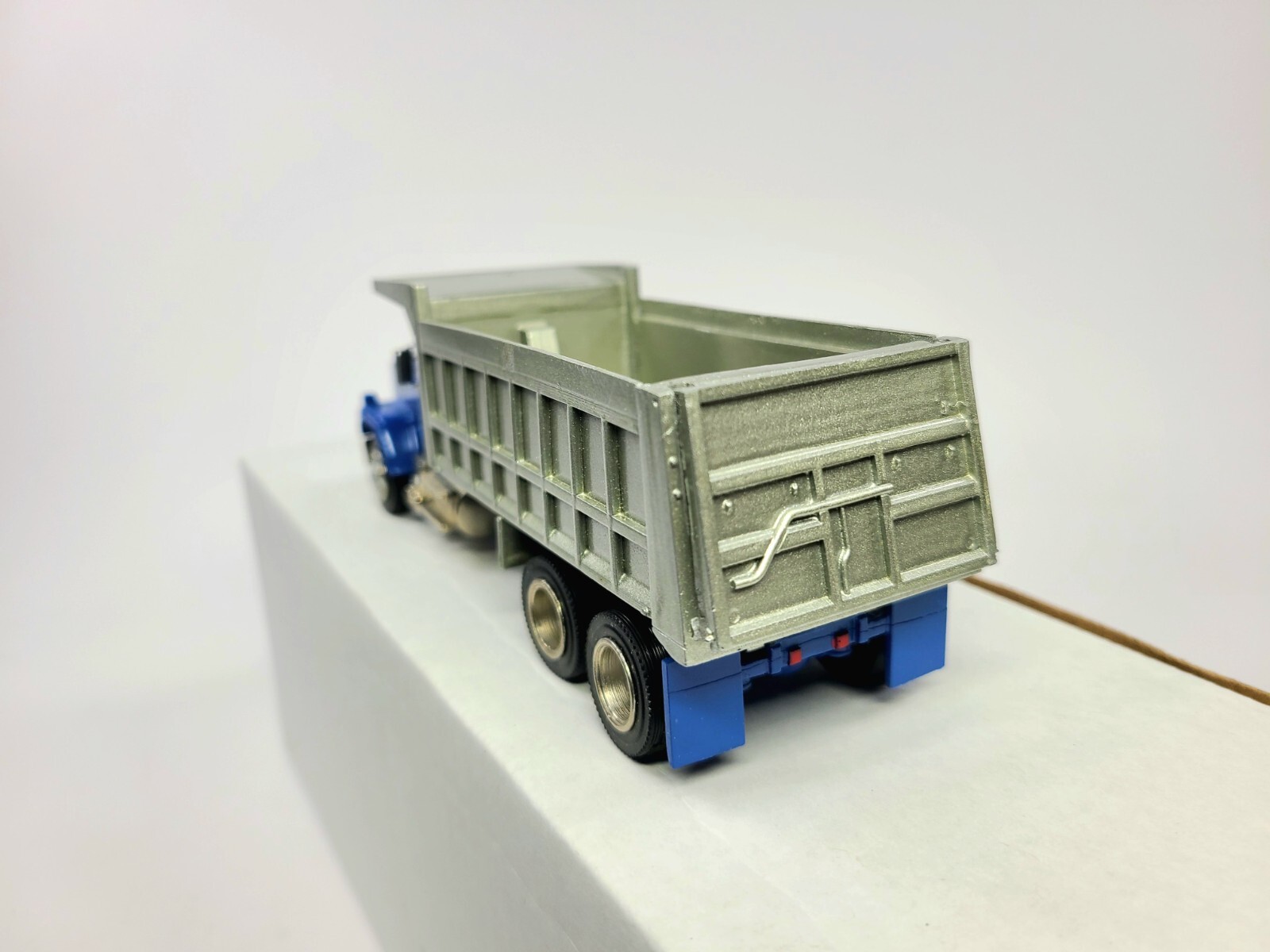 Mack Superliner 6×4 Dump Truck – Blue – ASAM Smith 1:48 Scale Diecast Model