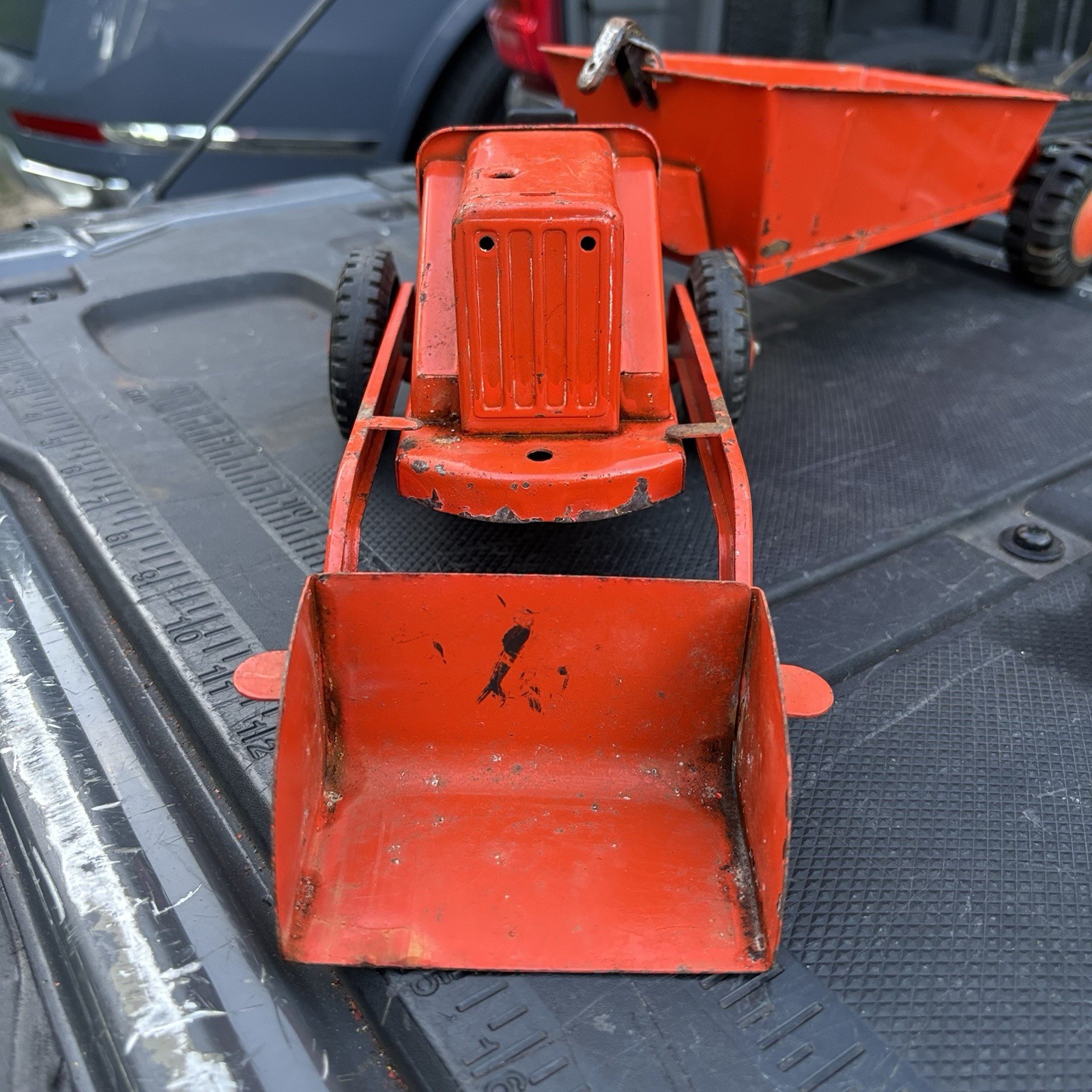 Vintage Marx Pressed Steel Lumar Contractor Earth Hauler
