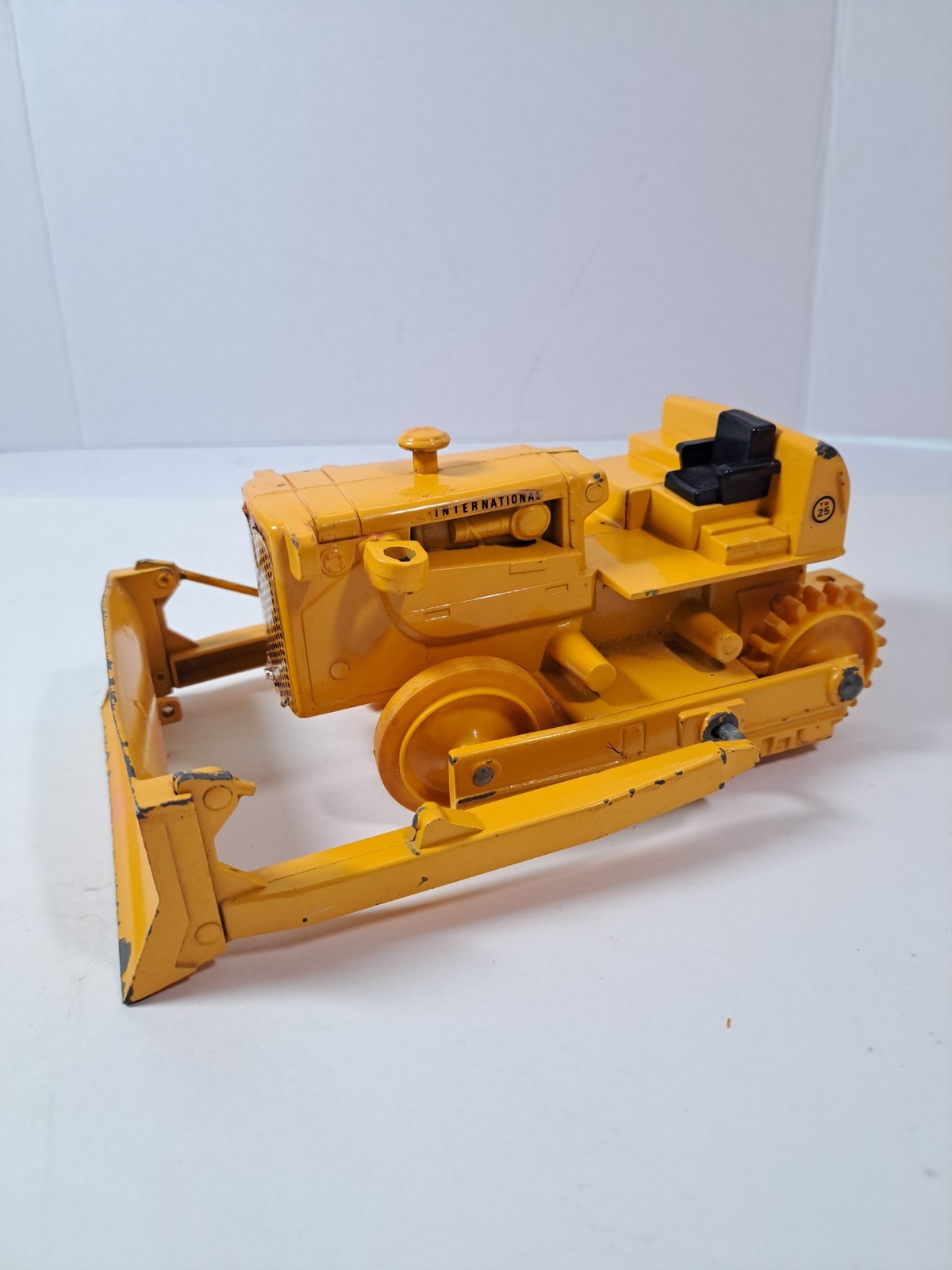 Vintage Ertl International Bulldozer TD 25 Made In USA. AS IS