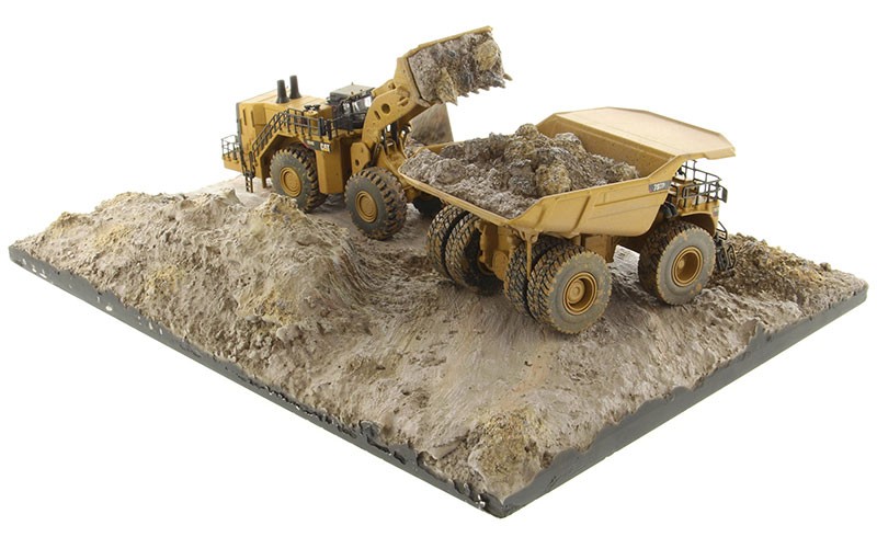 DieCast Masters 85762 1:125 CAT 994K Wheel Loader & CAT 797 Mining Truck Diecast