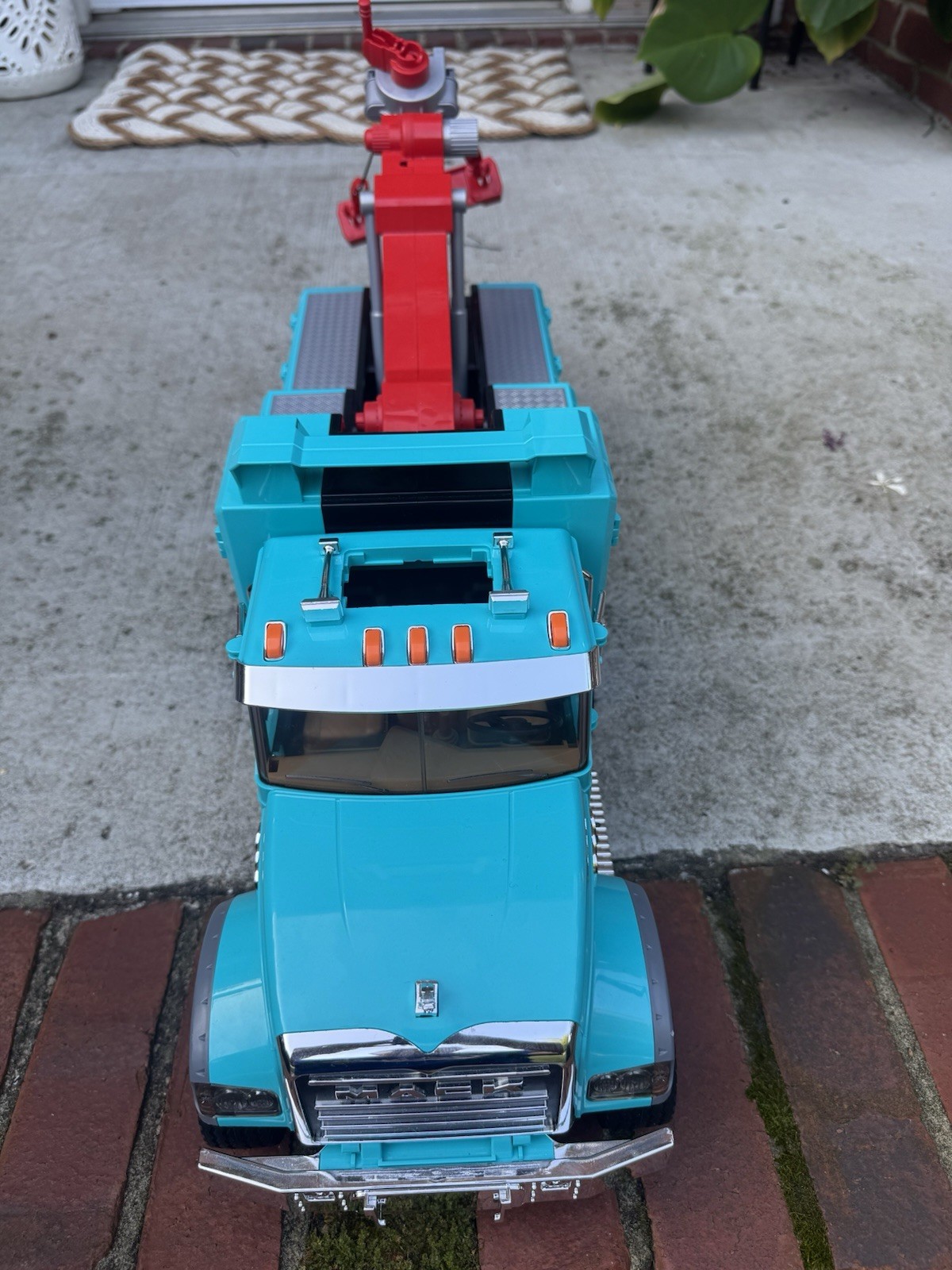 Bruder 1/16 Mack Granite Recovery & Towing Tow Truck