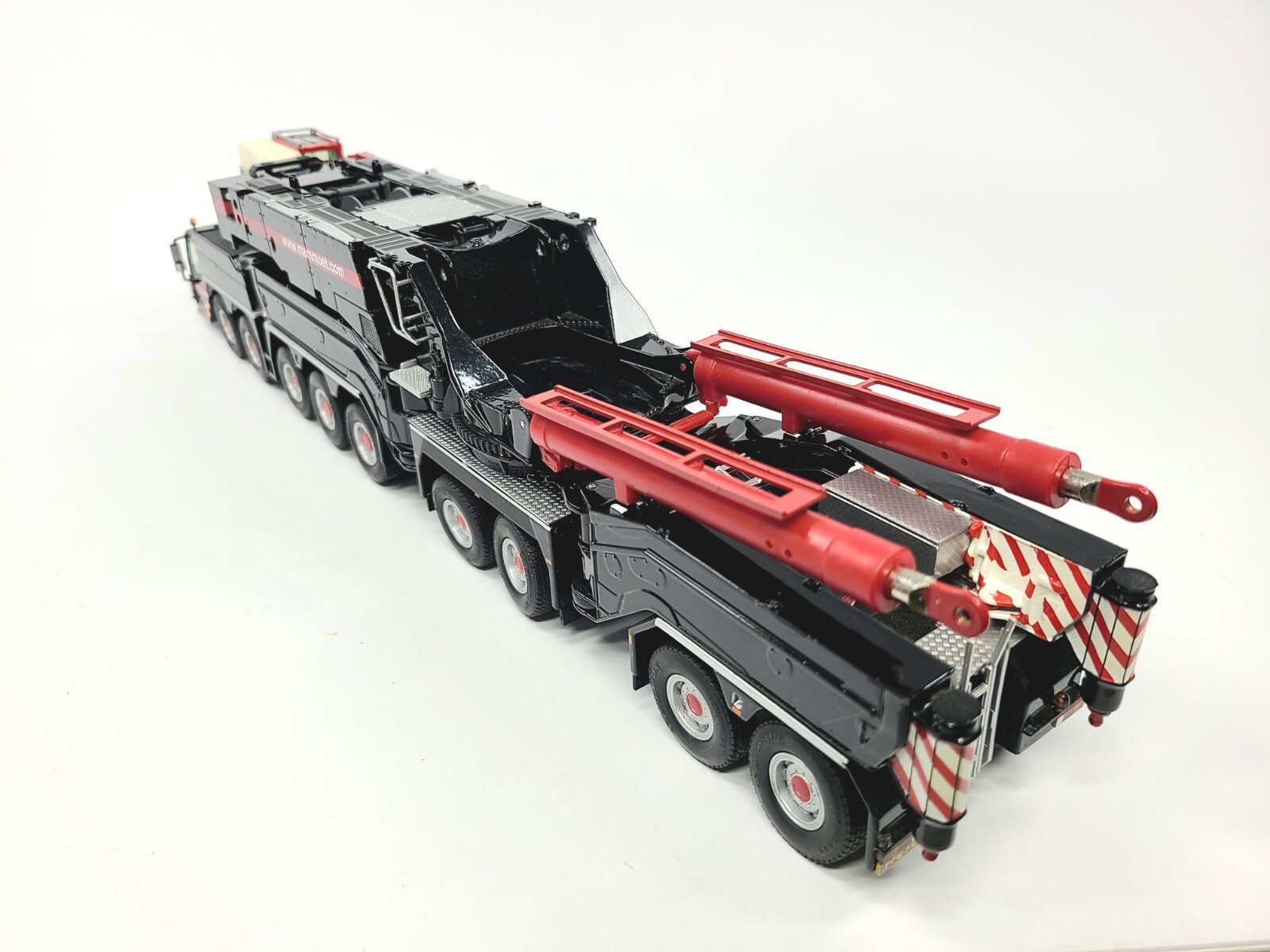 Liebherr LTM 11200-9.1 Mobile Crane – Mammoet – NZG 1:50 Scale Model #410025
