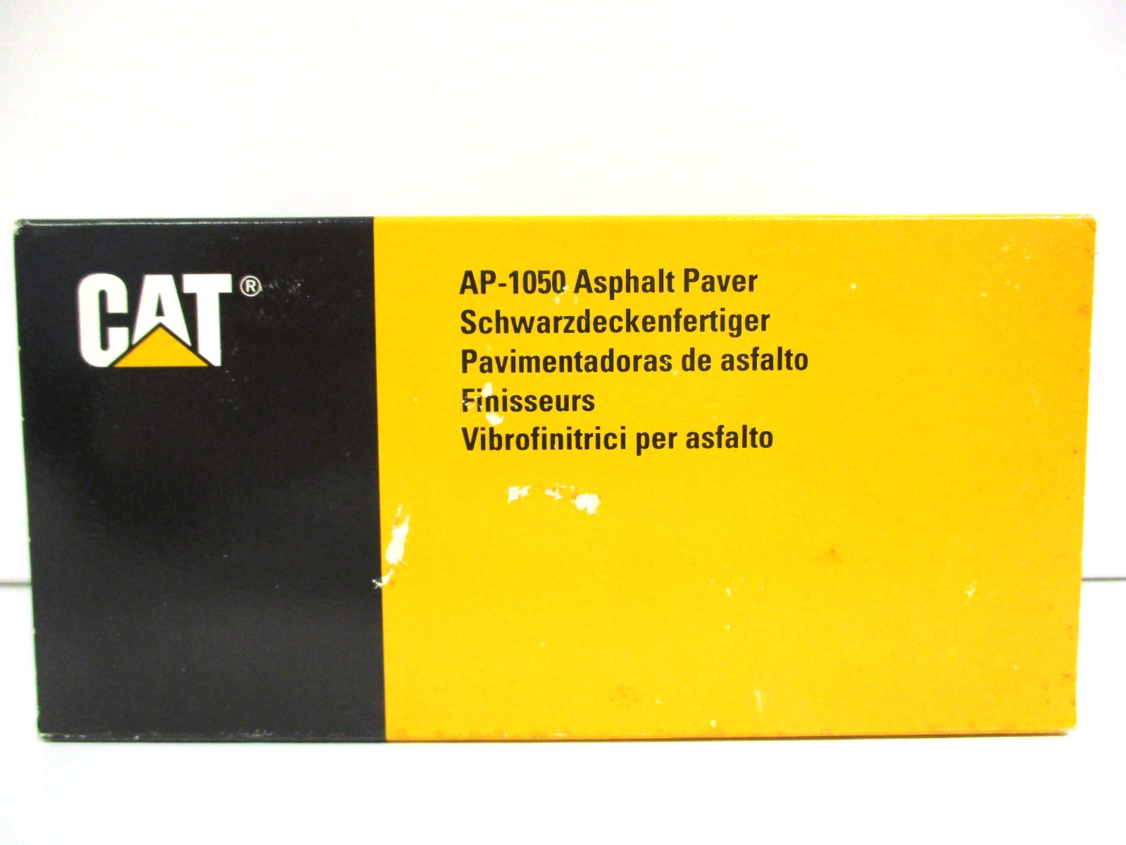 NZG – CATERPILLAR CAT AP-1050 ASPHALT PAVER – 1/50 DIECAST