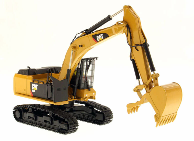Diecast Masters 85923 Cat 568 GF Road Builder 1/50 Scale Diecast Model