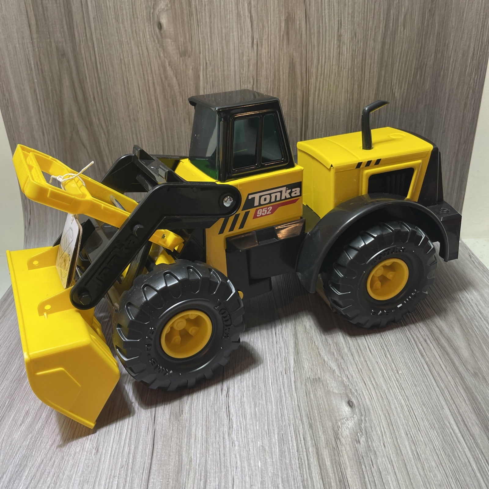 Tonka Steel Classics Front Loader 952 2020