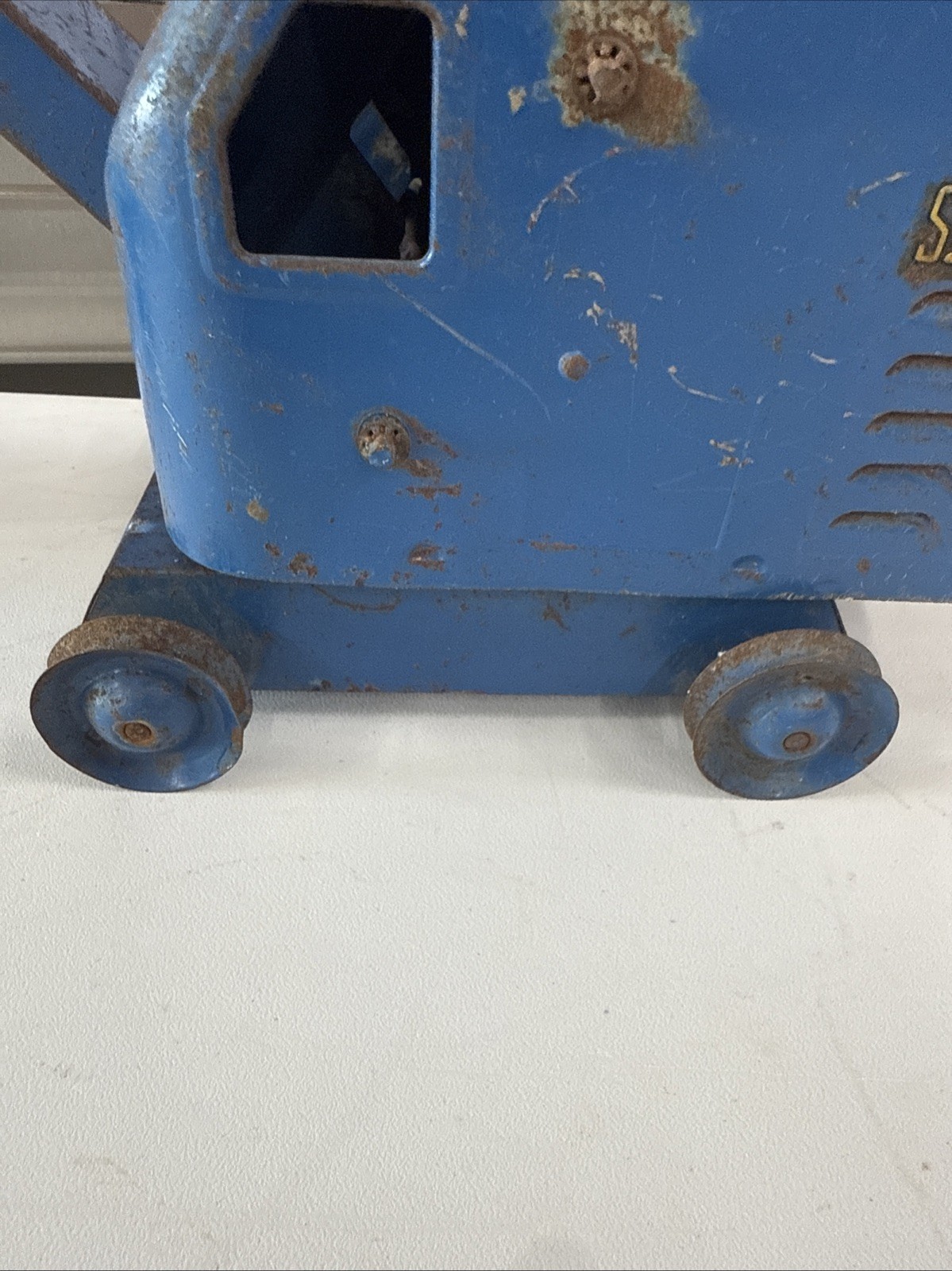 Structo Toy Pressed Steel Crane Blue Paint Mobile Winche Original