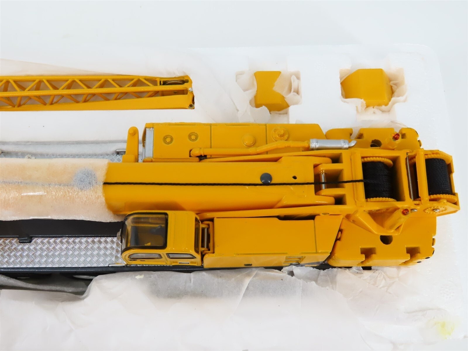 XCMG QAY200 Mobile Crane – China 1:50 Scale Diecast Model New