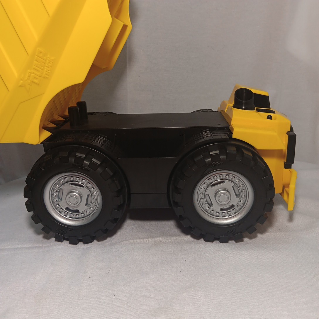 Xtreme Big Power Motorized Dump Construction Truck Will Haul 50 Pounds Tows 100