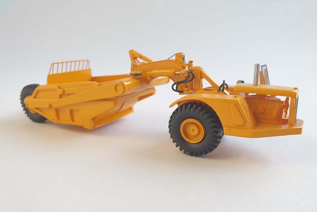 HO 1/87 CAT DW21 scraper – Custom Made Resin Model