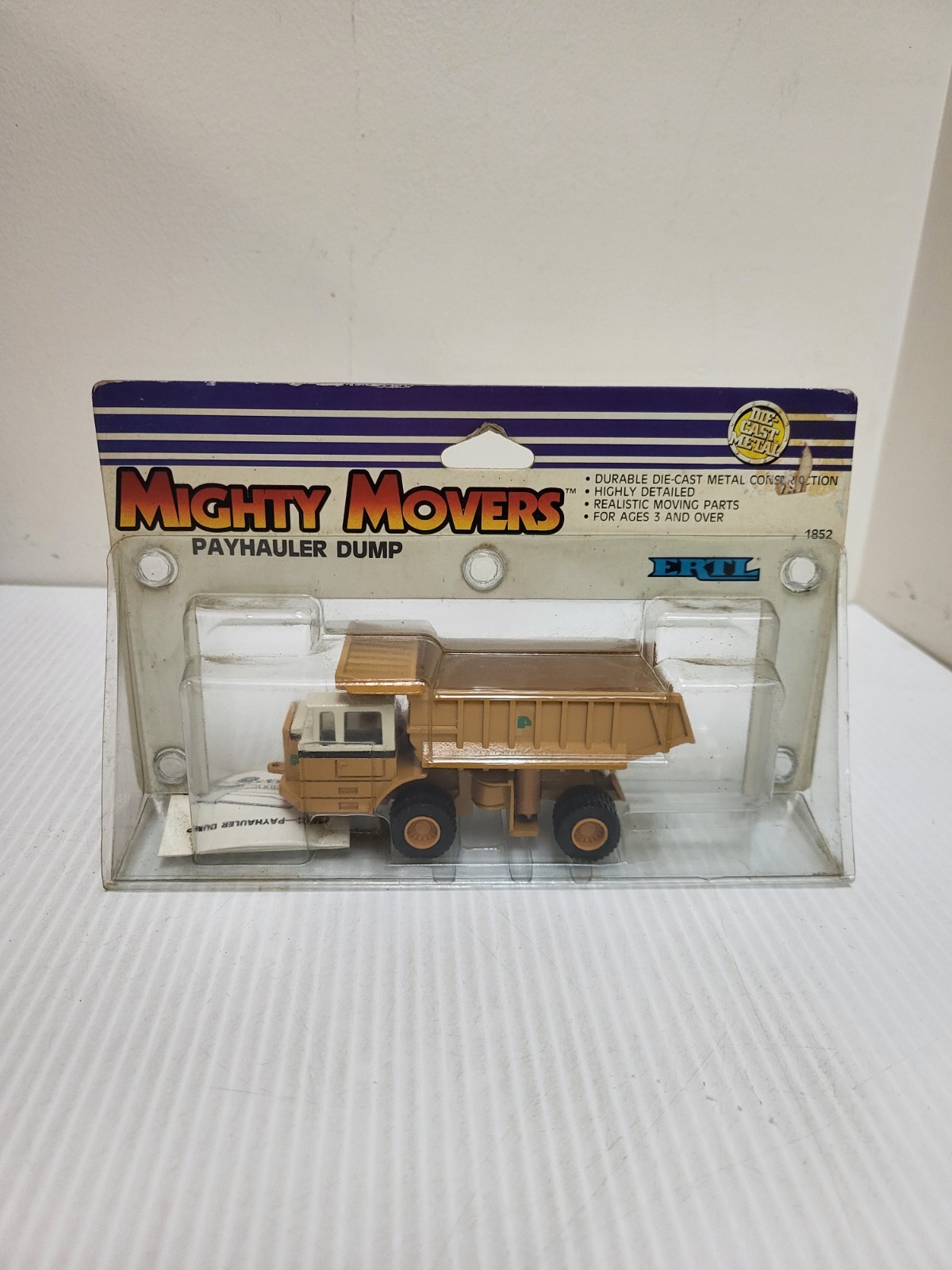 Ertl 1852 1:64 Scale IH Payhauler Dump Truck Mighty Movers