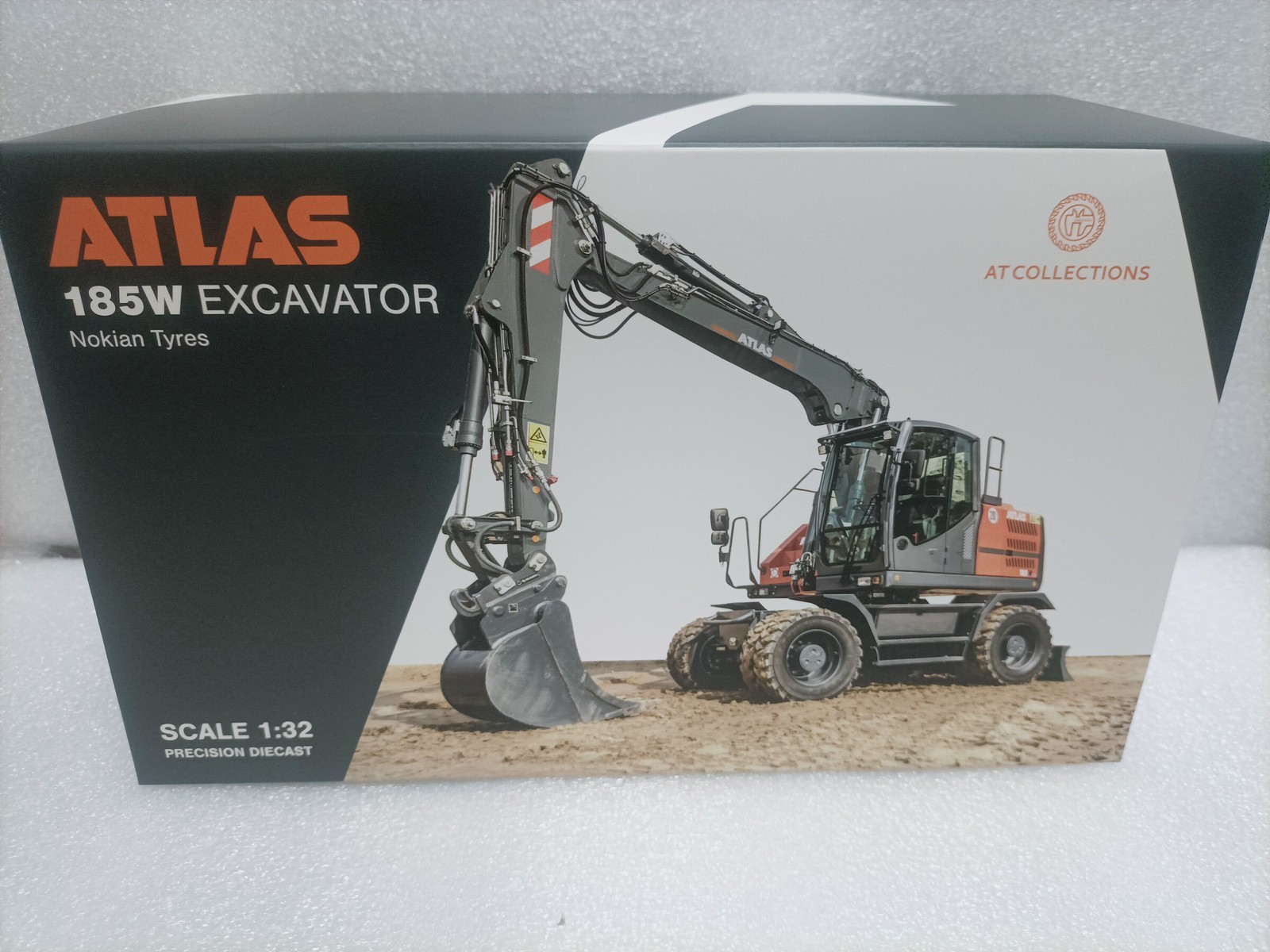 AT 1 32 Atlas Engineering Excavator Model ATLAS 185W Excavator Nokian Grey