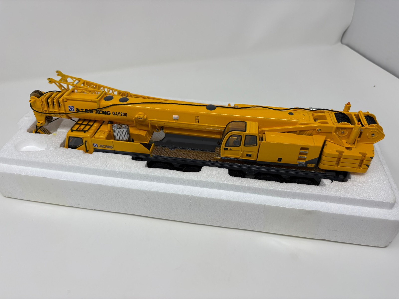 XCMG QAY200 Mobile Crane – China 1:50 Scale Diecast Model New