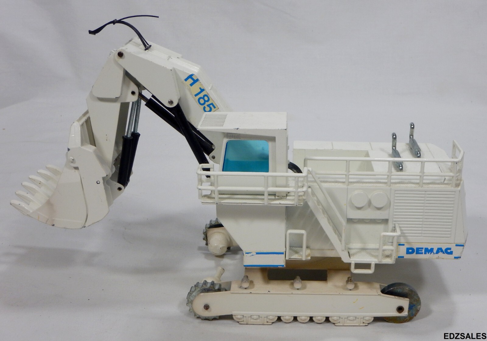 NZG Modelle 241 1:50 Demag H1851 Mining Excavating Shovel – Made West Germany