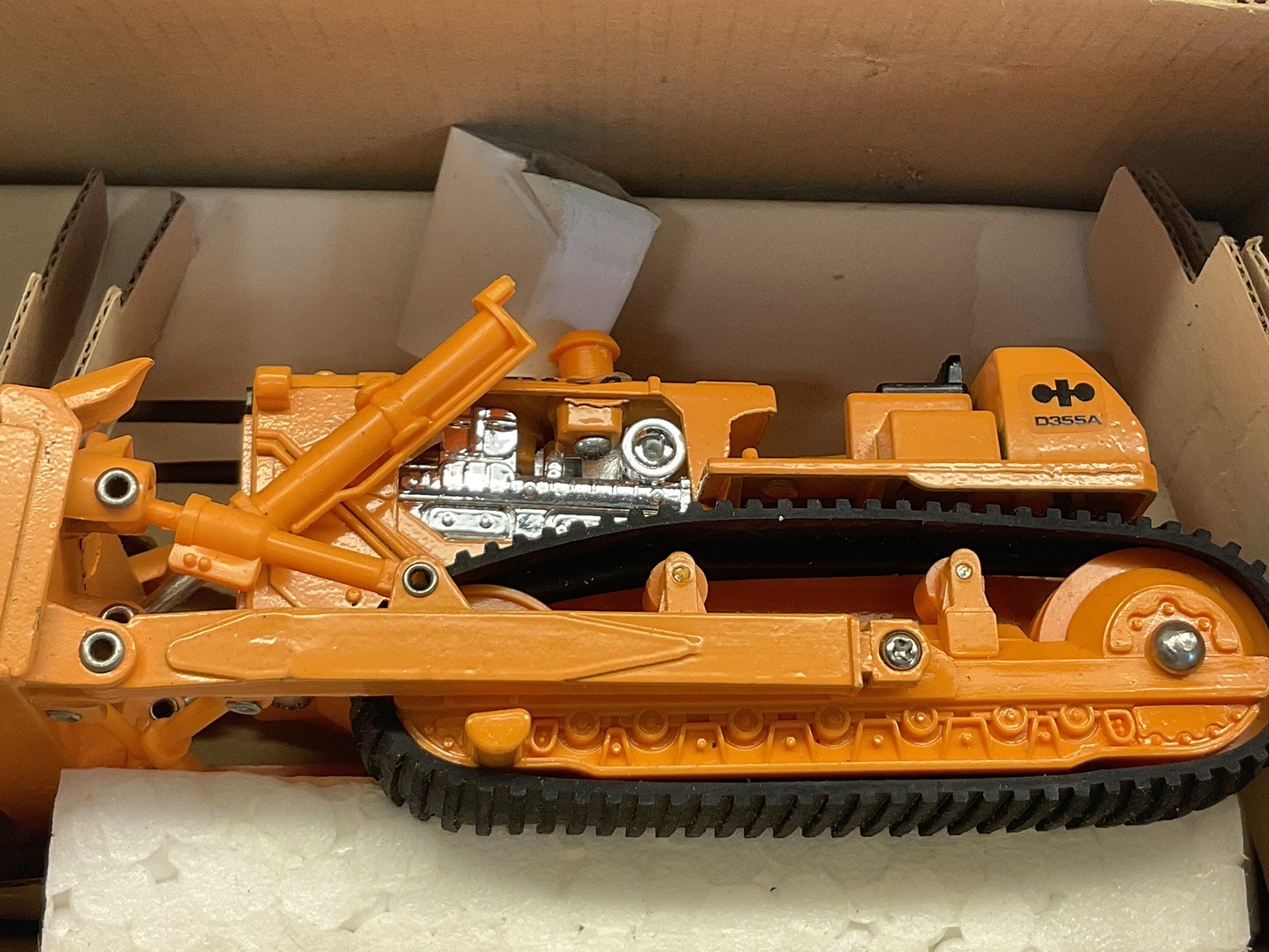 JOAL 1:50 Caterpillar CAT. G12 Leveller Die Cast Model 217