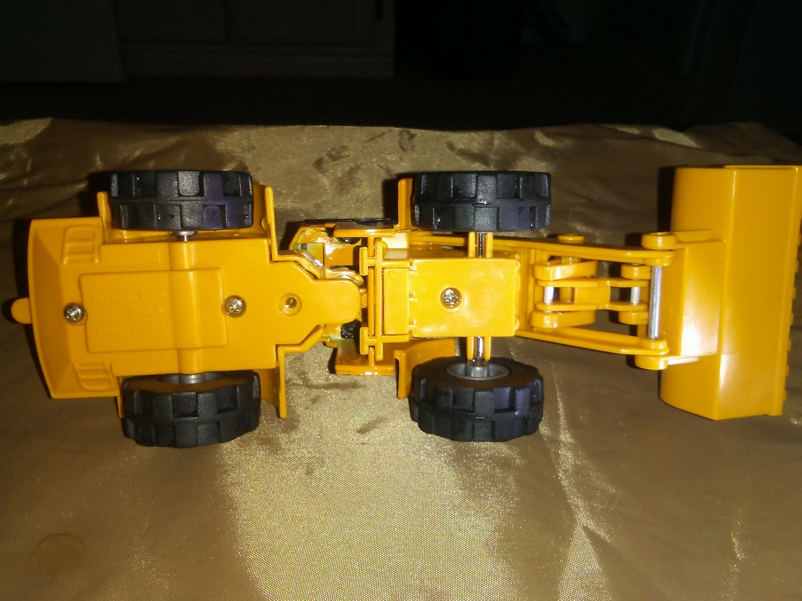 Smart Toys, Loader with Metal Cab 1998 yellow with person driving has all parts