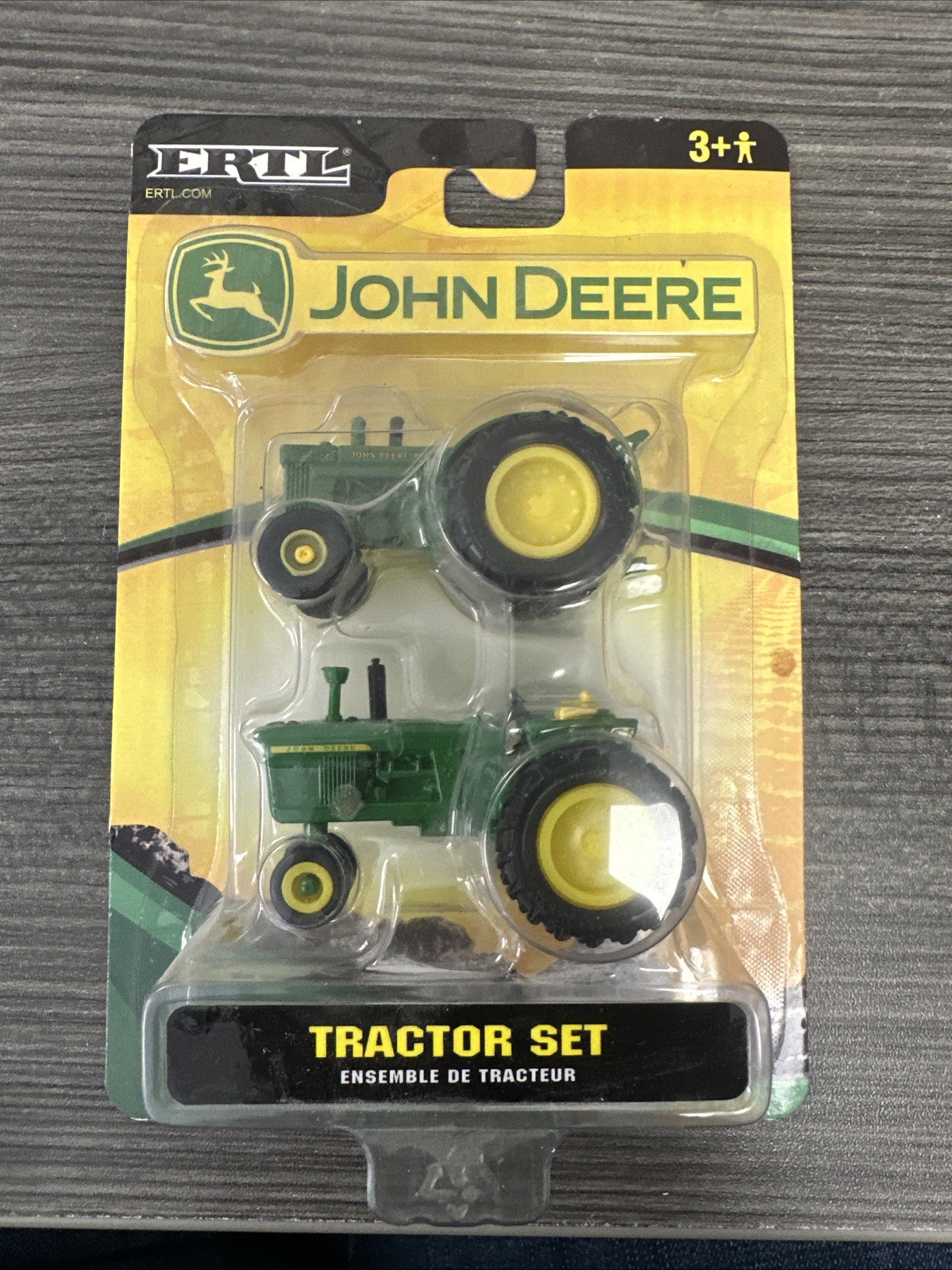 Ertl S Scale 1:64 John Deere Tractor Set 2 Pack #37433 NIP