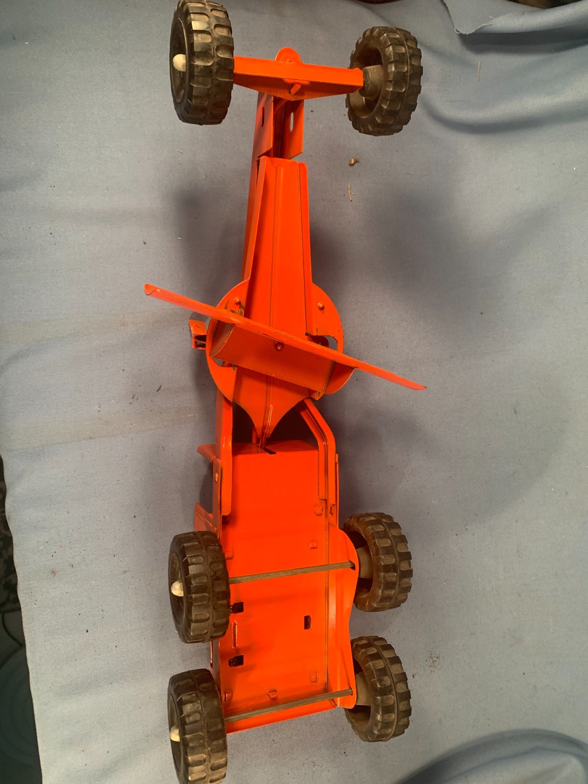 VERY NICE 1950s PRESSED STEEL WYANDOTTE TOYS 19 INCH ORANGE ROAD GRADER