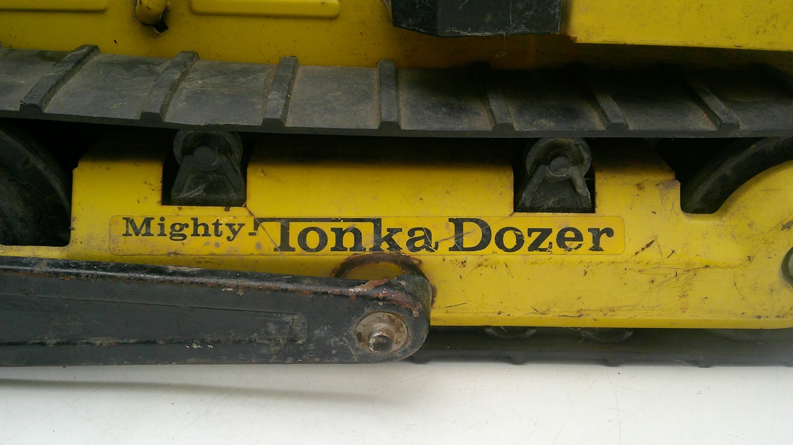 Mighty Tonka Dozer T-9 Black and Yellow Construction Die Cast Vehicle Used