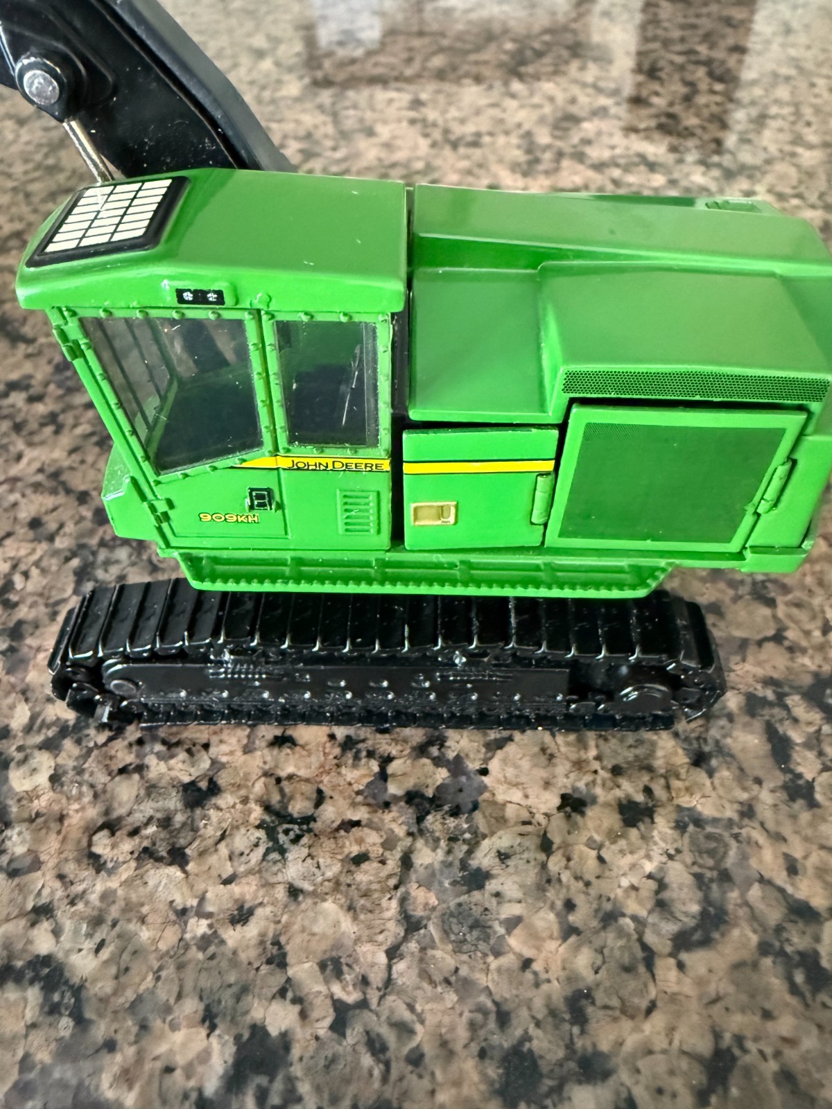 1/50 JOHN DEERE 909KH LOG HARVESTER
