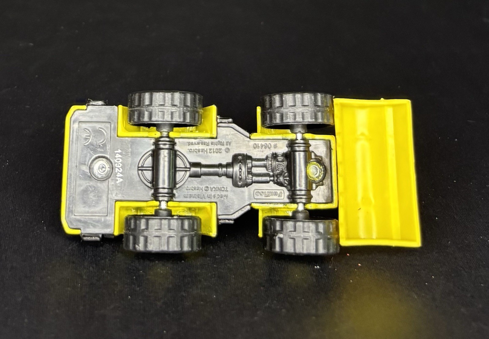 TONKA 2012 Construction Yellow Front End Loader 1:64 Scale Diecast Car