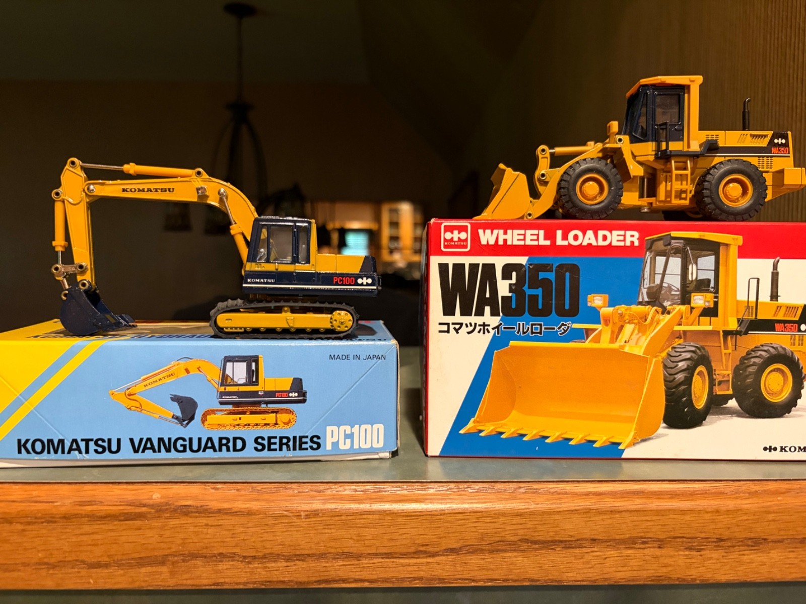 1/50 Shinsei Komatsu WA350 Loader & Shinsei 1/48 Komatsu PC100 Excavator