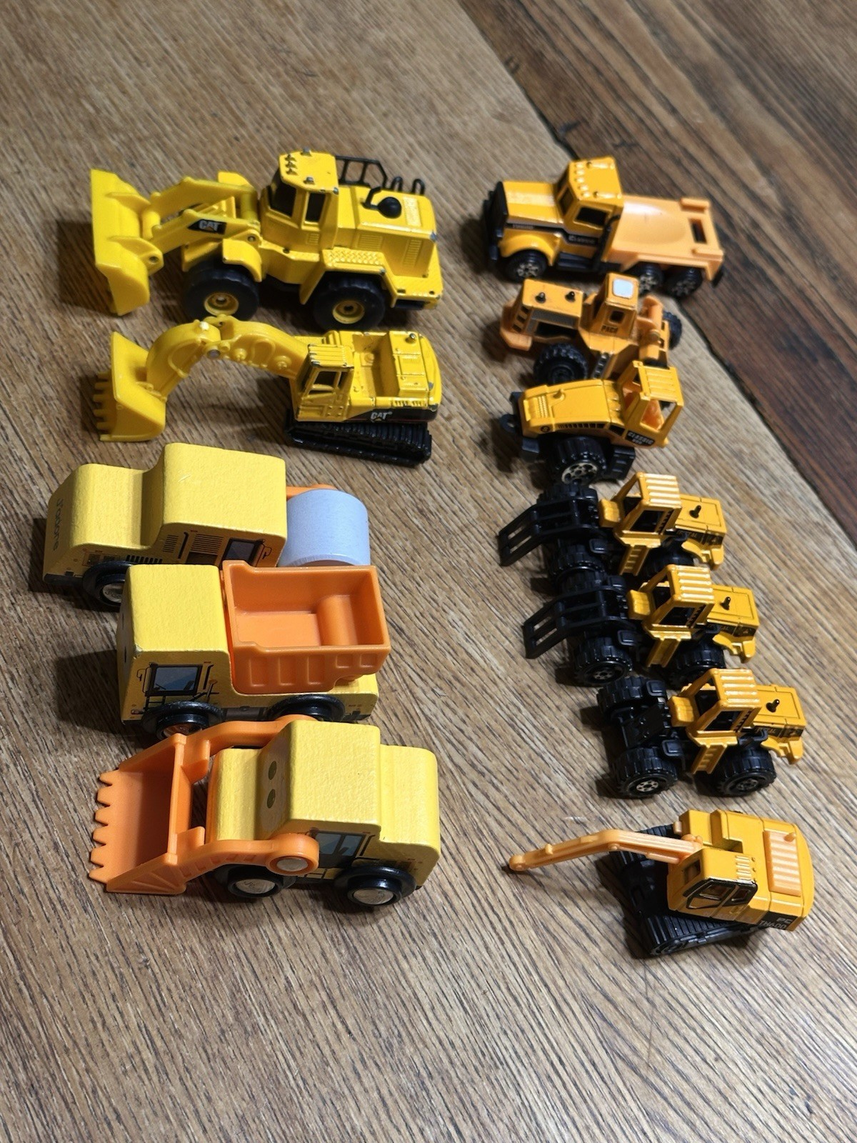 Lot of 12 Construction Vehicle Toys CAT Matchbox Wooden Bulldozer Excavator Truc