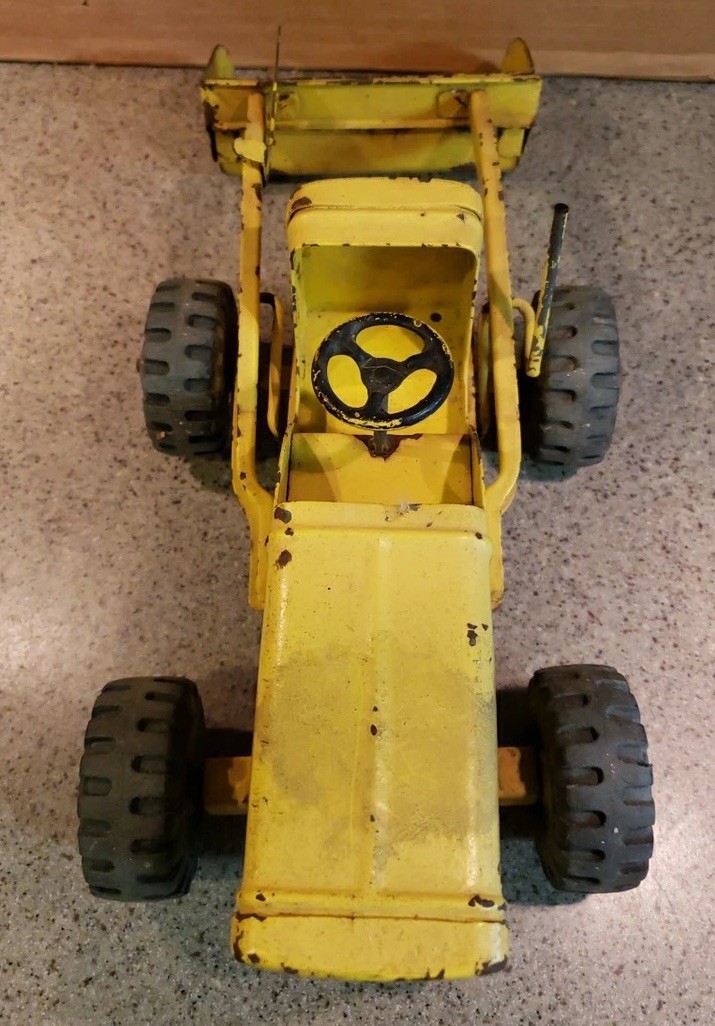 Vintage Pressed Steel Marx Lumar High Lift Loader Tractor