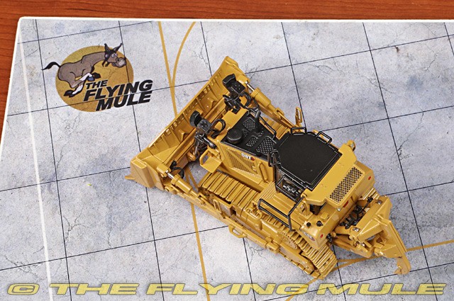 Diecast Masters 1:50 D8T Bulldozer
