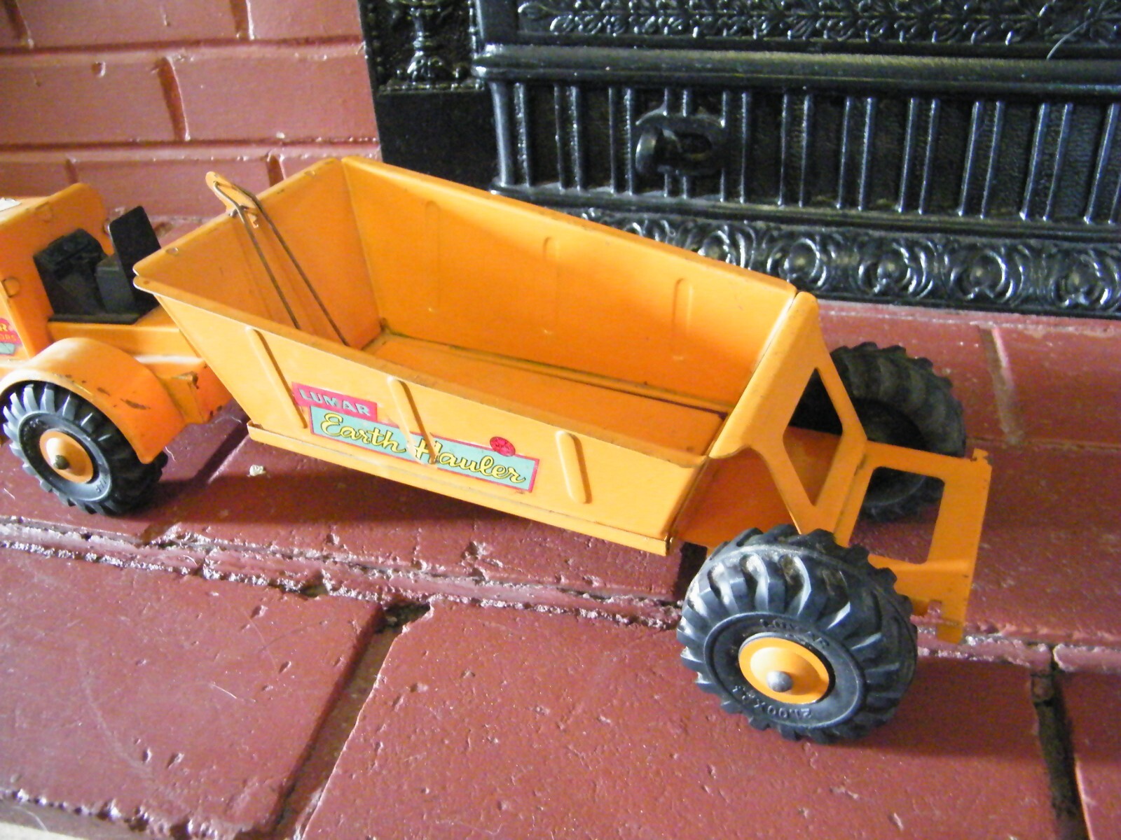 Vintage Marx Pressed Steel Lumar Contractor Earth Hauler MINTY