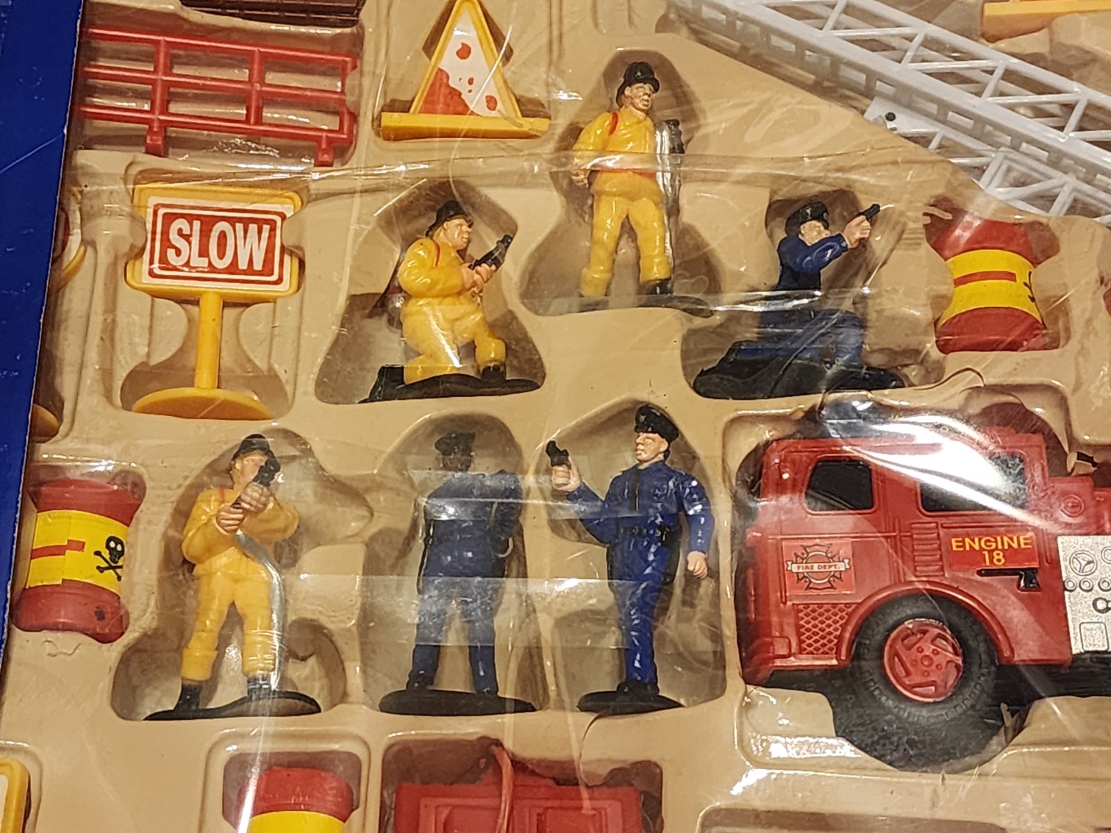 Soldier Bear 60pcs Emergency Rescue Ambulance, Fire truck Remote Control Tractor