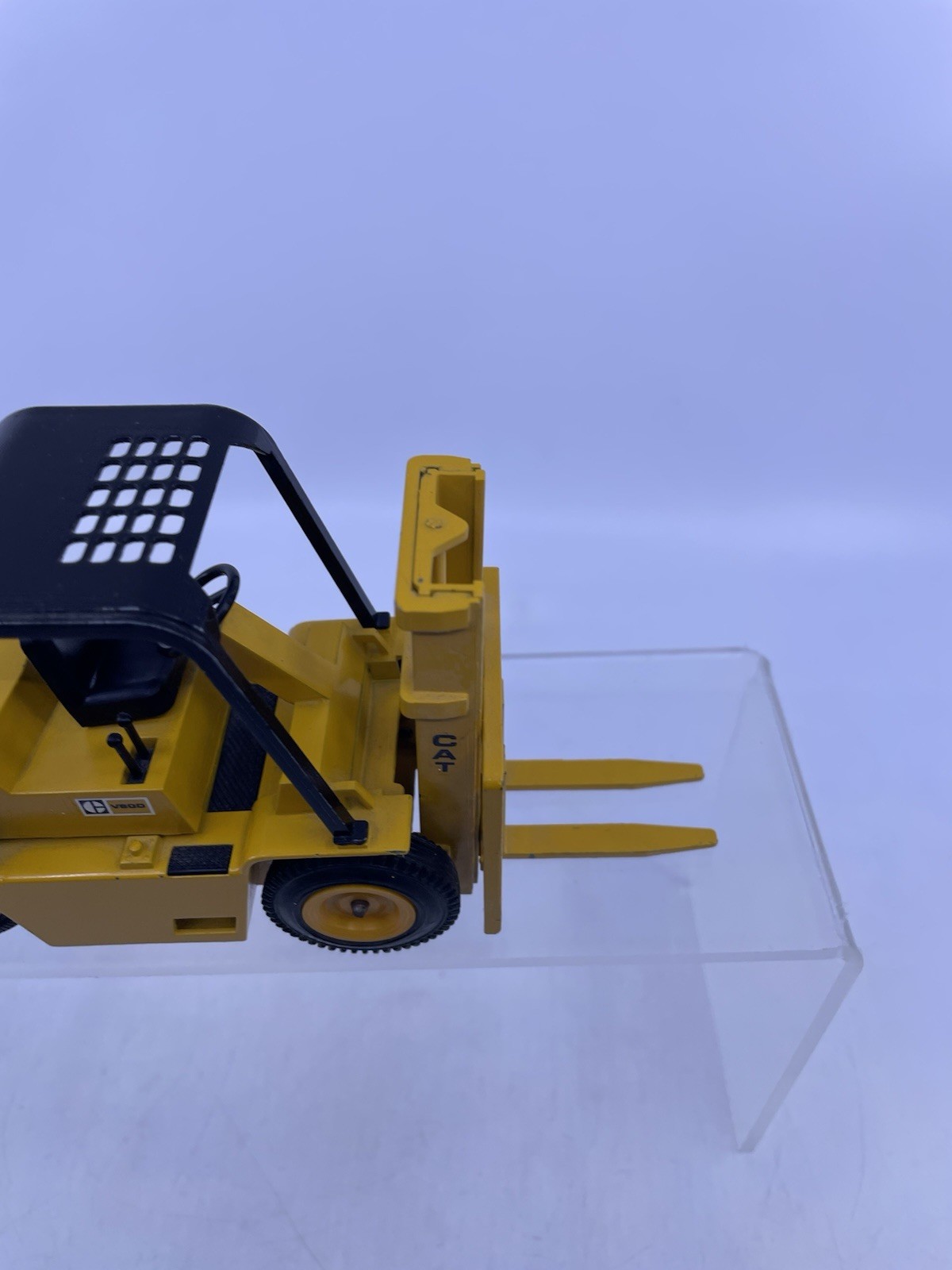Vintage CATERPILLAR V 80 D Forklift Fork Lift 1:25 NZG 182 West Germany D