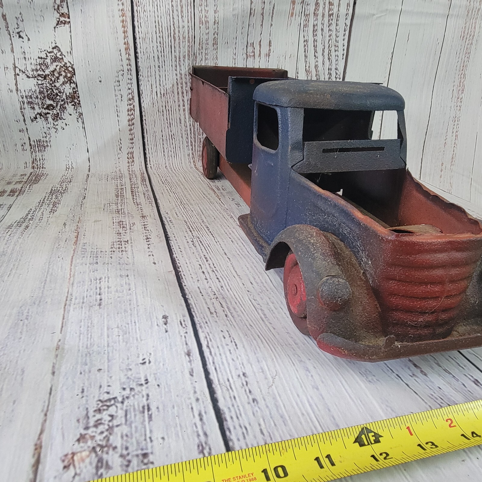 Vintage structo? 1920 or 30 very old pressed steel dump truck 24″ long no hood