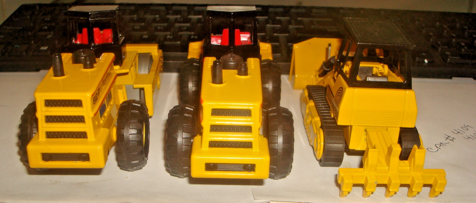 MAJORETTE. HEAVY EQUIPMENT. LOT OF 3. 1/56 SCALE. REF #4505, 4501, 4504XZ