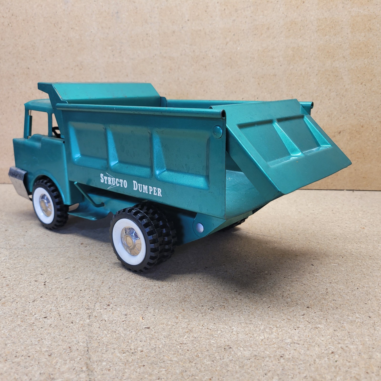 VTG 1960s Structo Dumper Pressed Steel Collectible Hydraulic Dump Truck