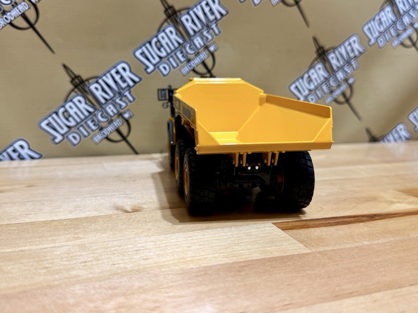 1:50 Komatsu HM400-5 Articulated Dump Truck First Gear Farm Toy