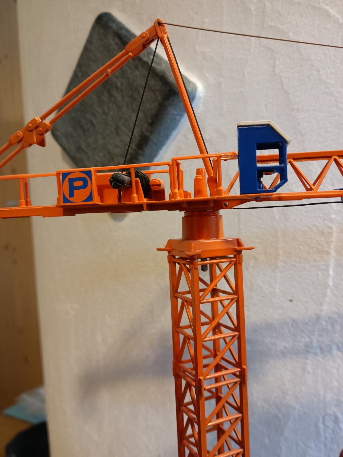 Peiner 1/87 Scale Tower Crane Peiner Die Cast by Conrad Figure