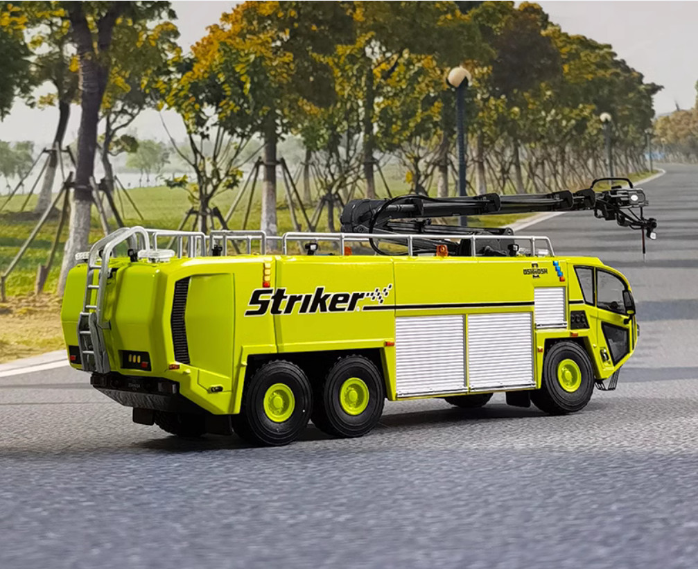 1:50 27CM Striker 3000 Airport Fire Engine Truck Construct Machine Diecast Model