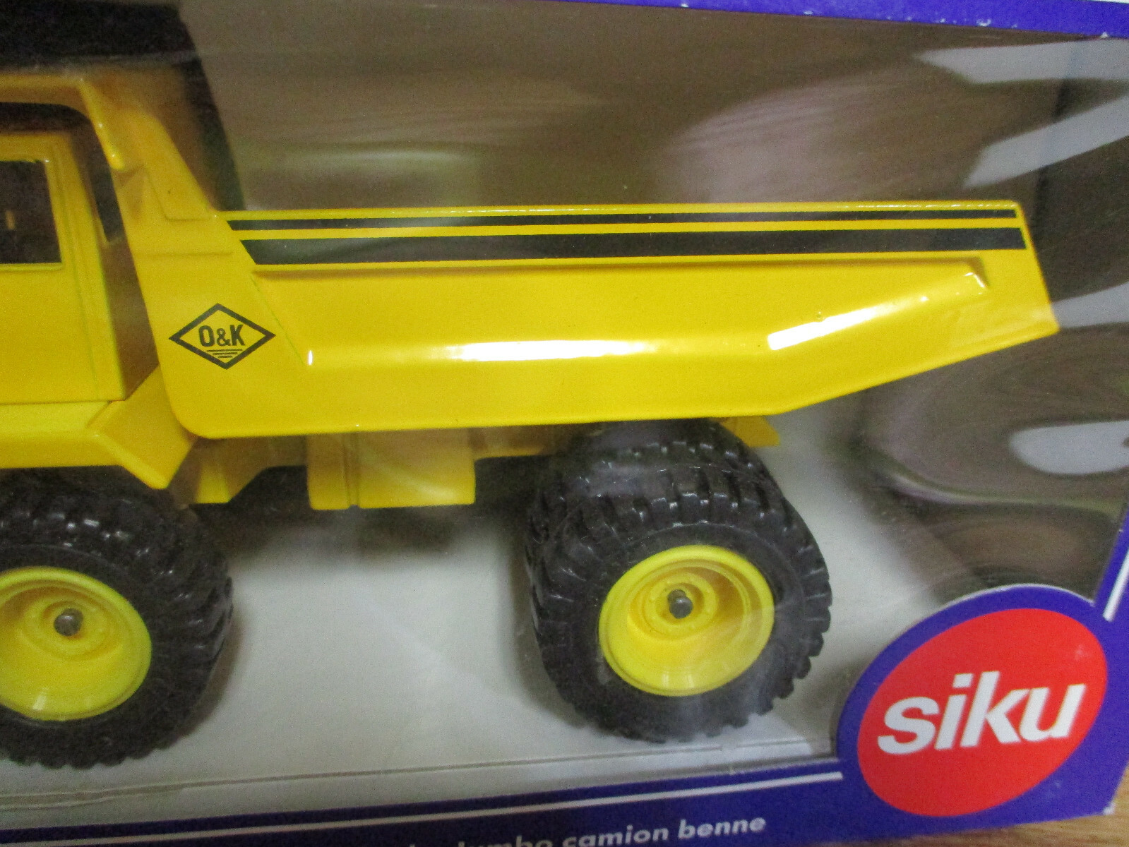 O&K K40 Heavy Duty Tipper Truck By Siku 1/55th Scale
