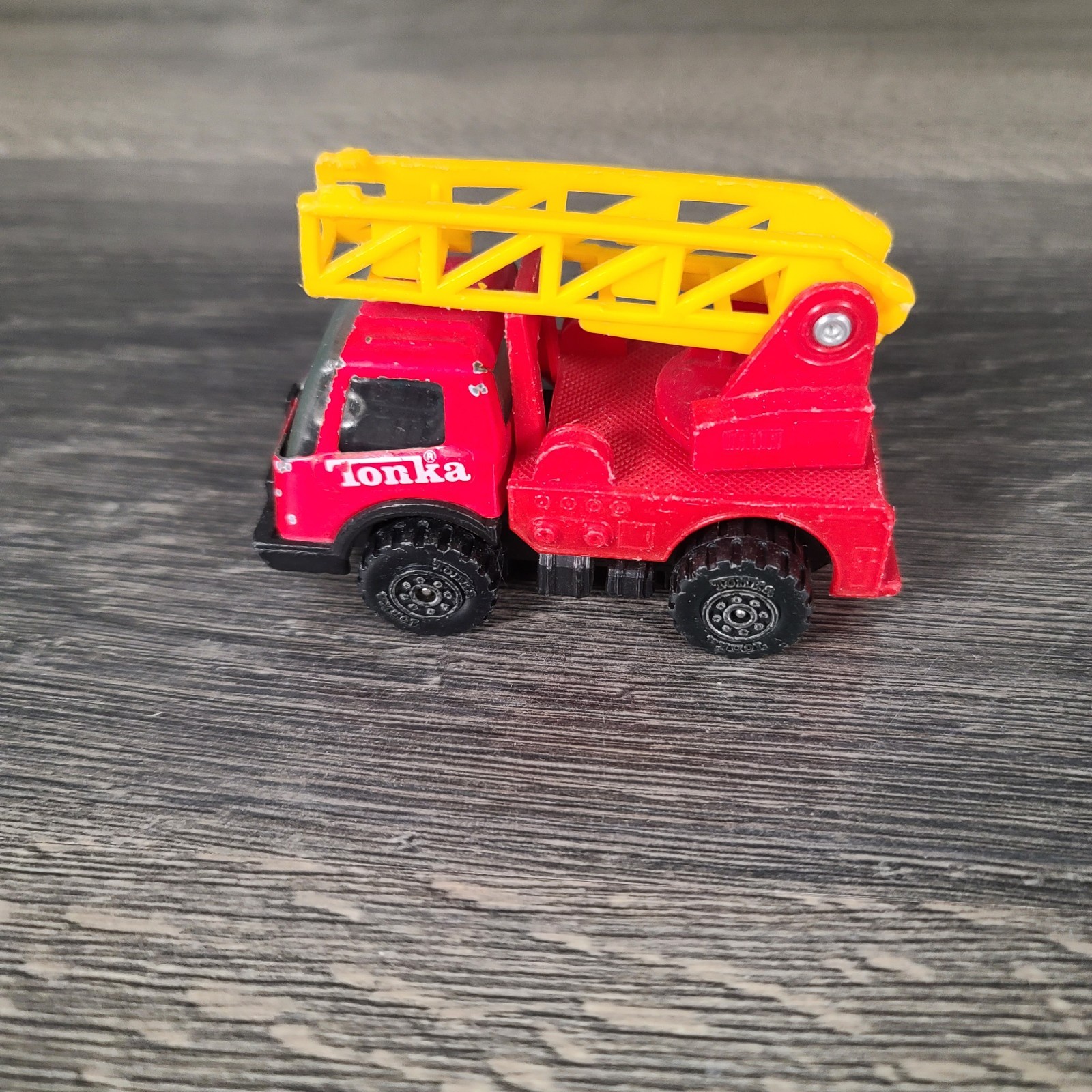 Lot of 5 Tiny Tonka Construction Toys Including Firetruck